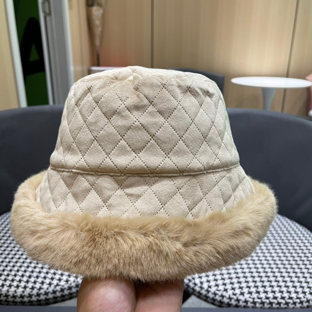 Pra*a bucket hat