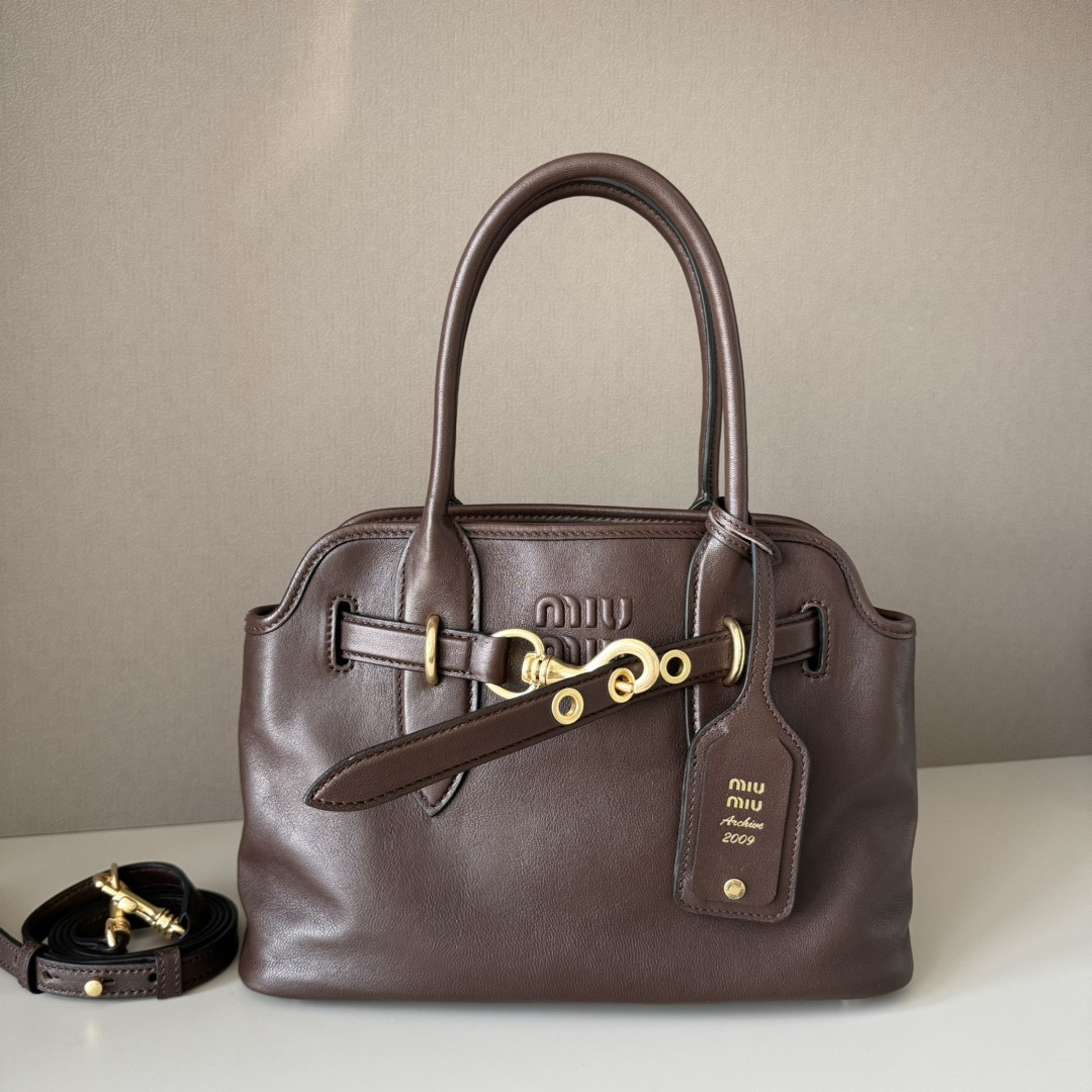 M1v M1v aventure nappa leather handbag 22x30x10cm
