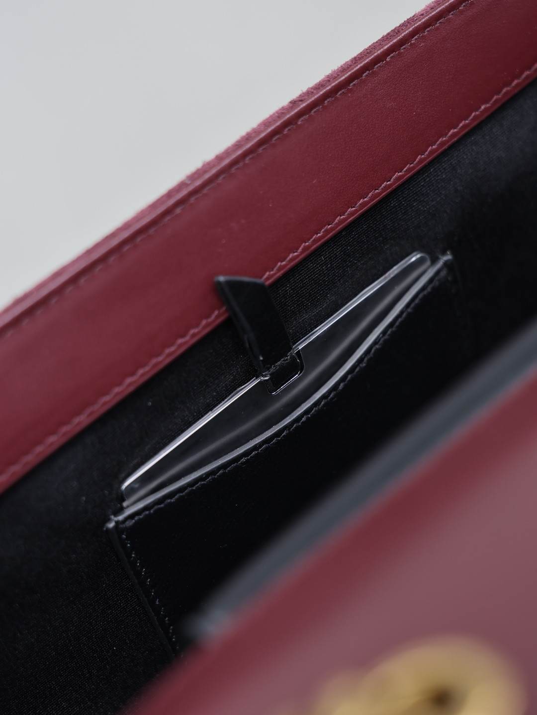 Y51 loulou medium in suede 29x17x8cm