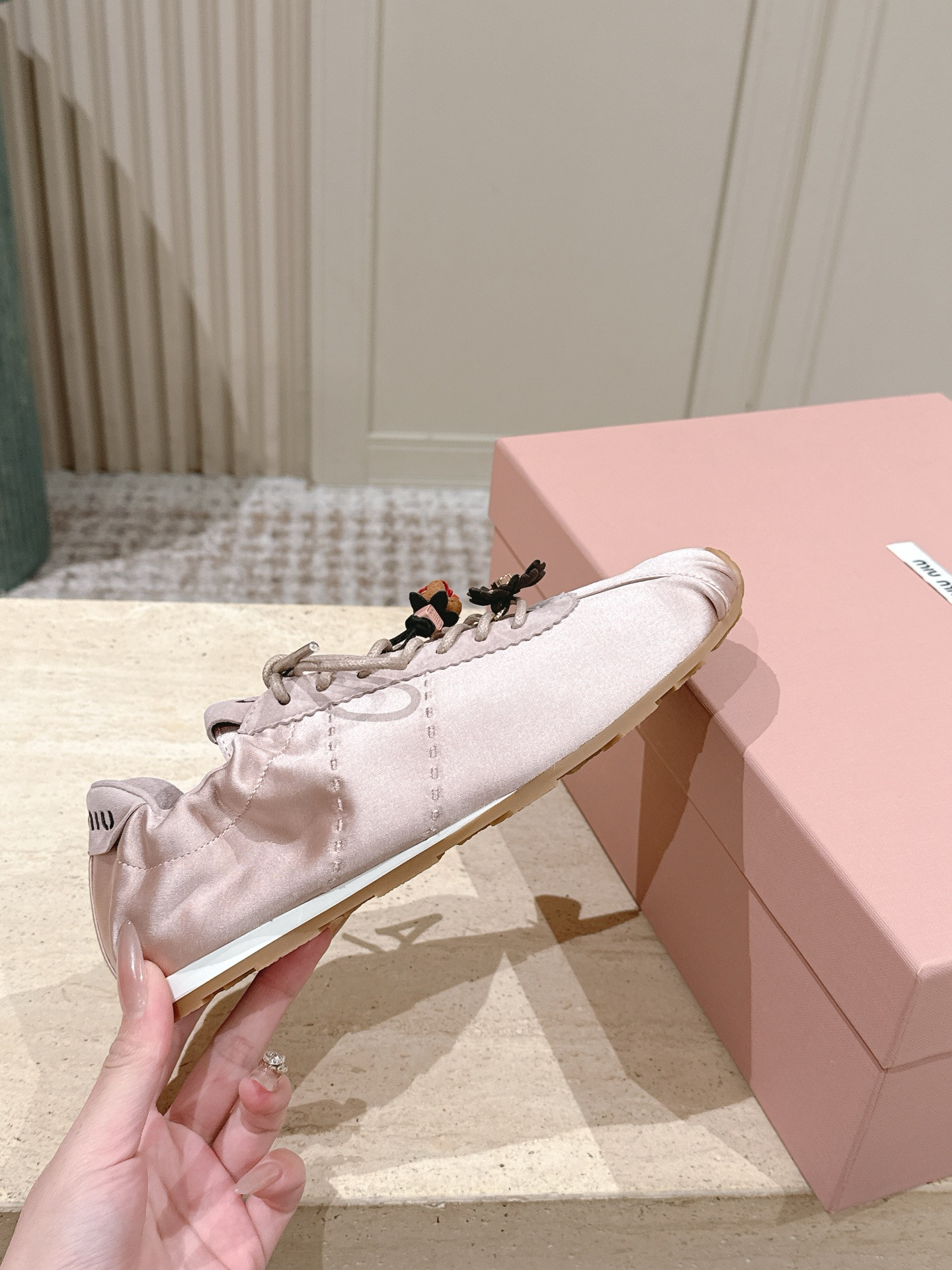 ua M1v M1v plume satin sneakers