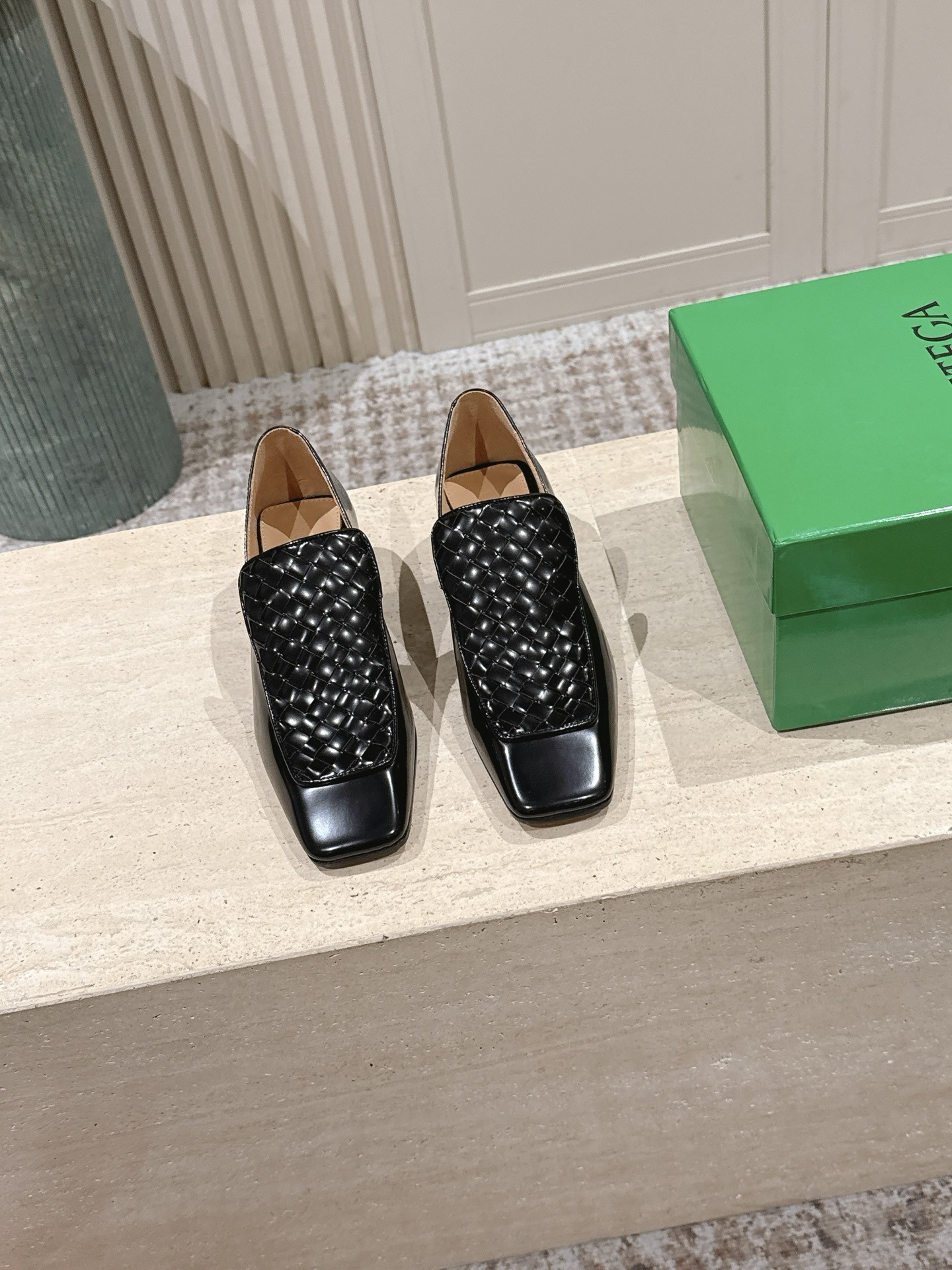 ua b0tt*ga Ven*ta ventura loafer