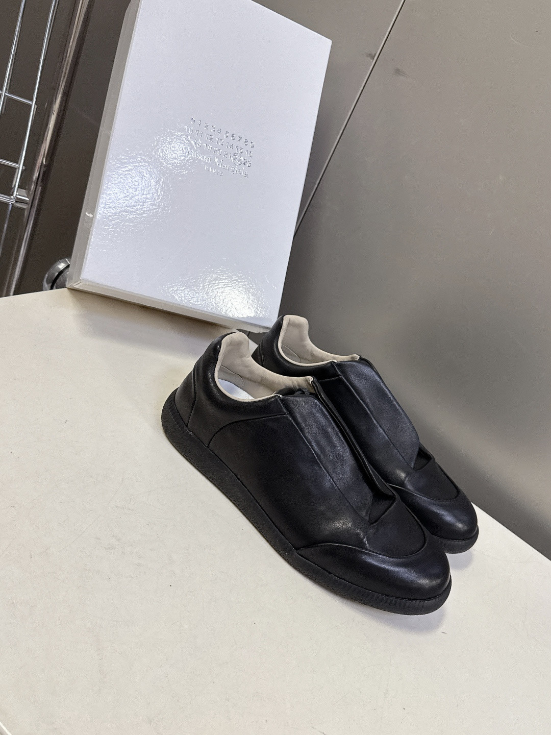ua ma1s0n Marg*e1a future sneaker
