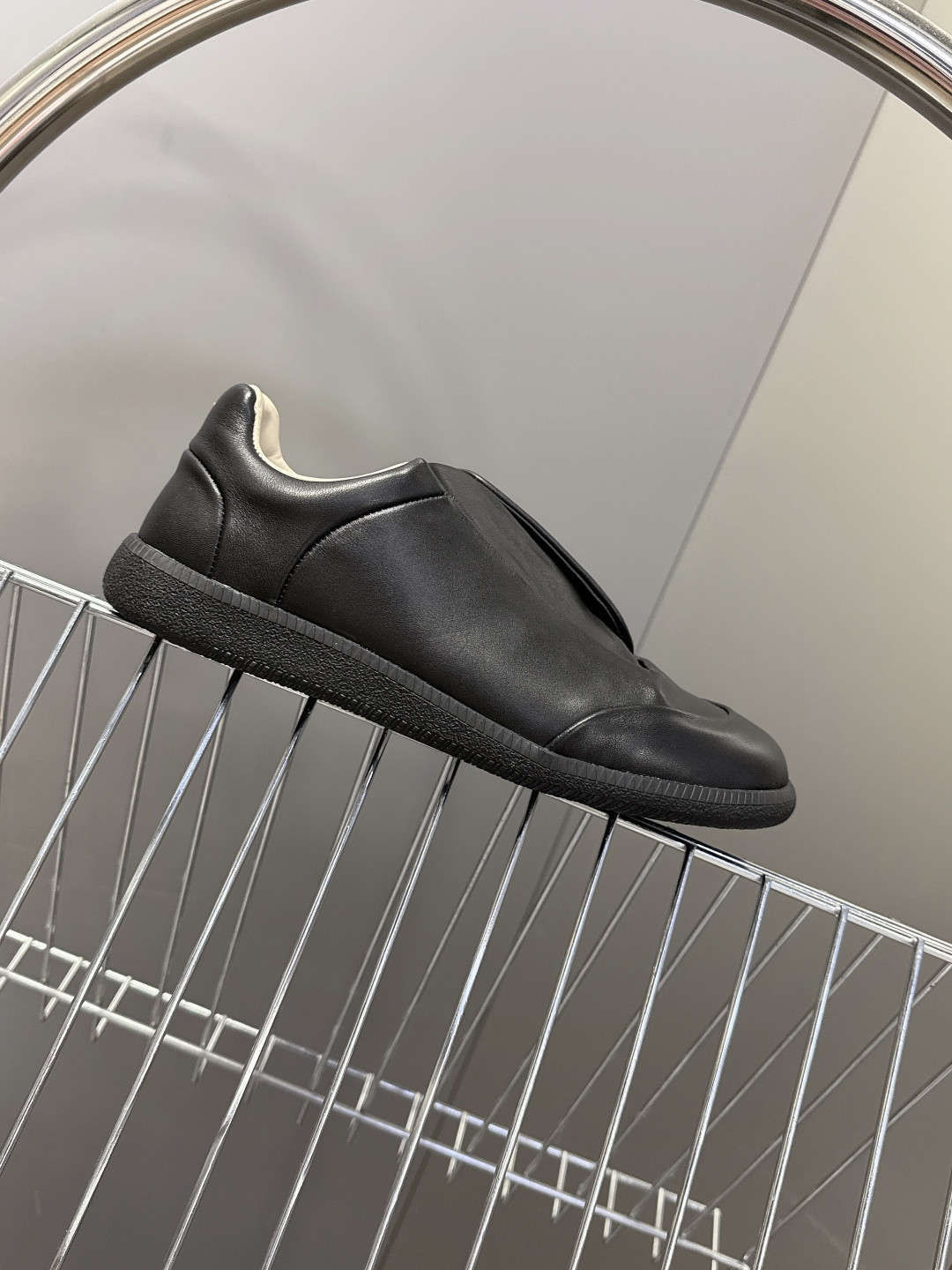 ua ma1s0n Marg*e1a future sneaker
