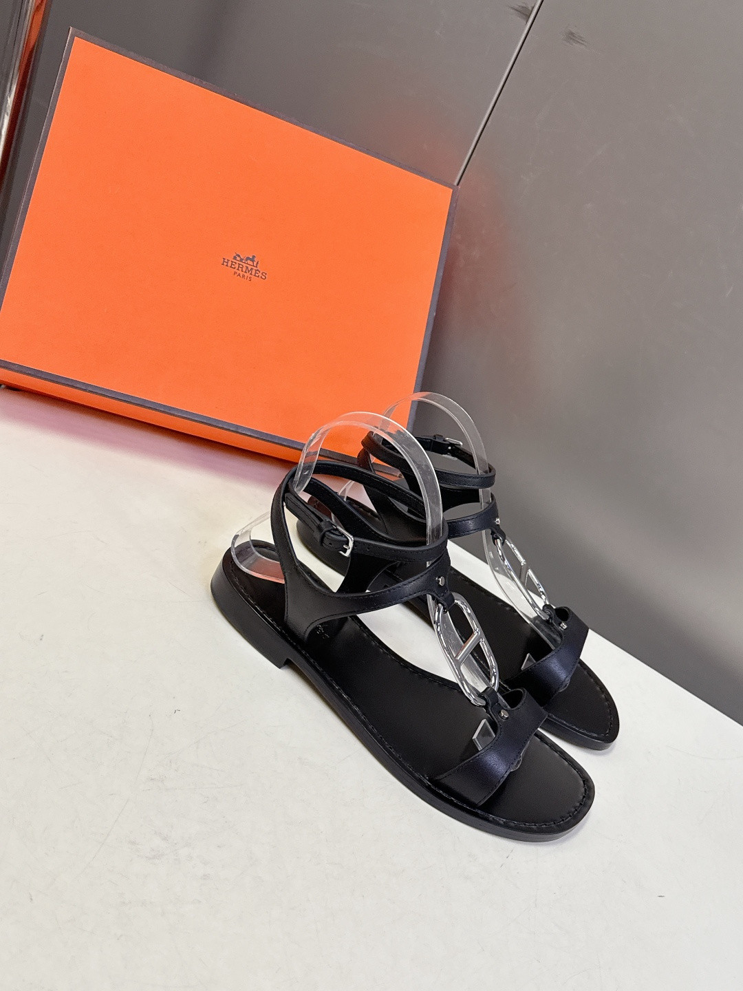 ua H**me5 marinella sandal