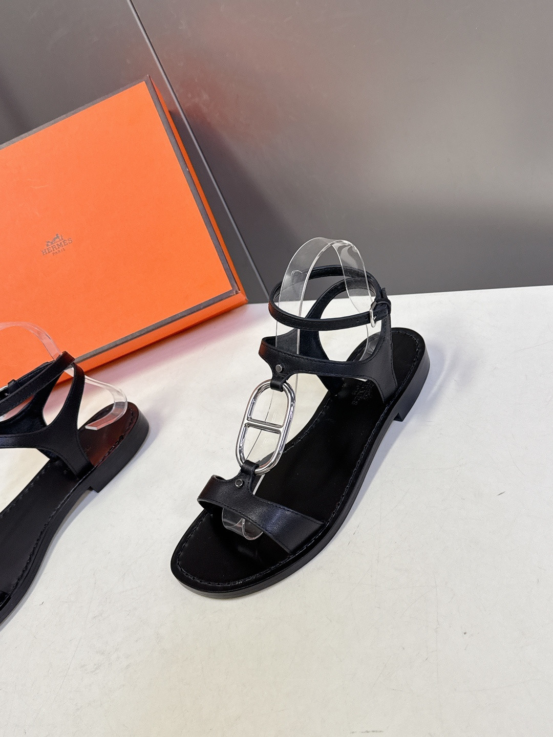 ua H**me5 marinella sandal