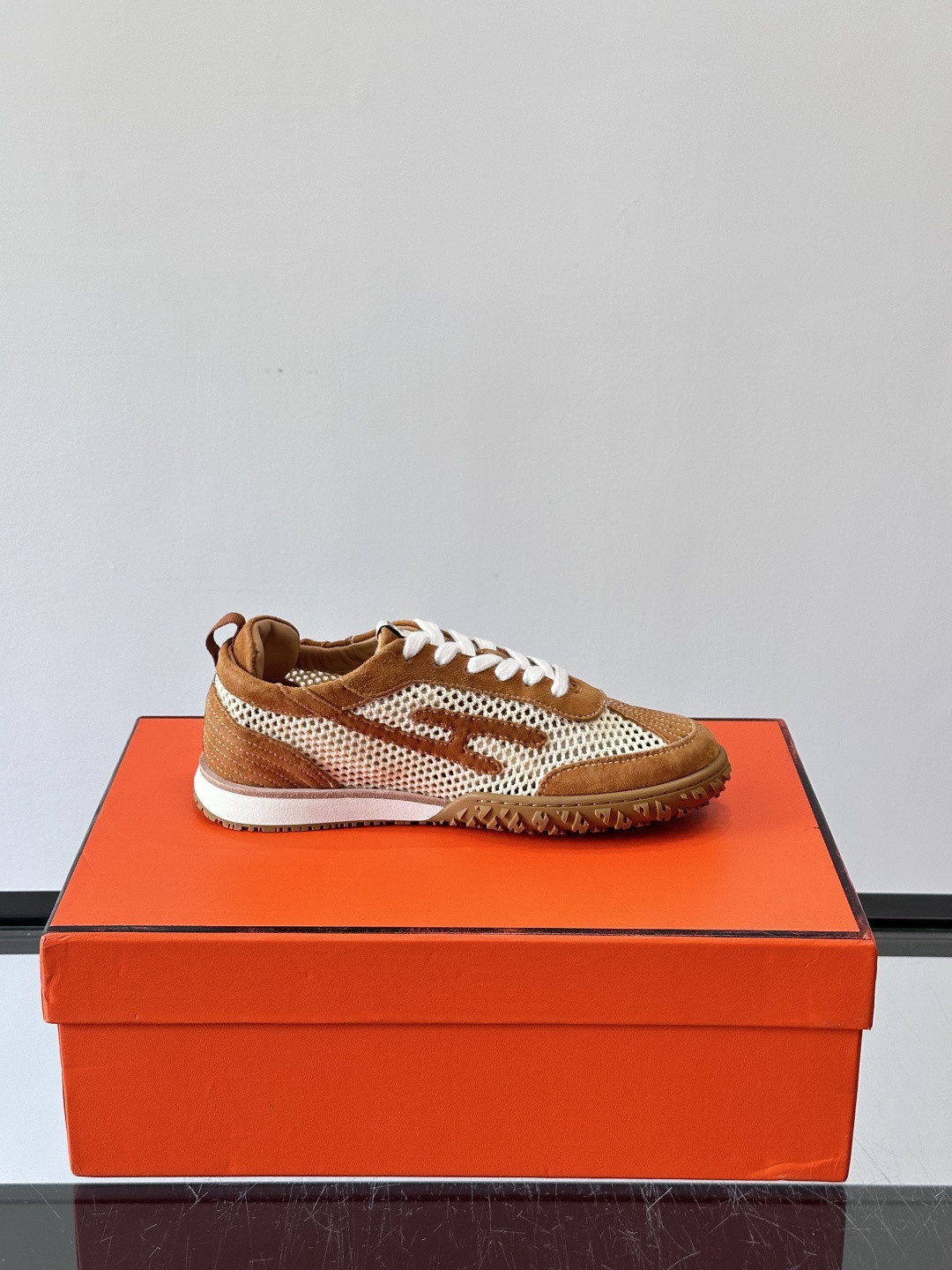 ua H**me5 jet sneaker