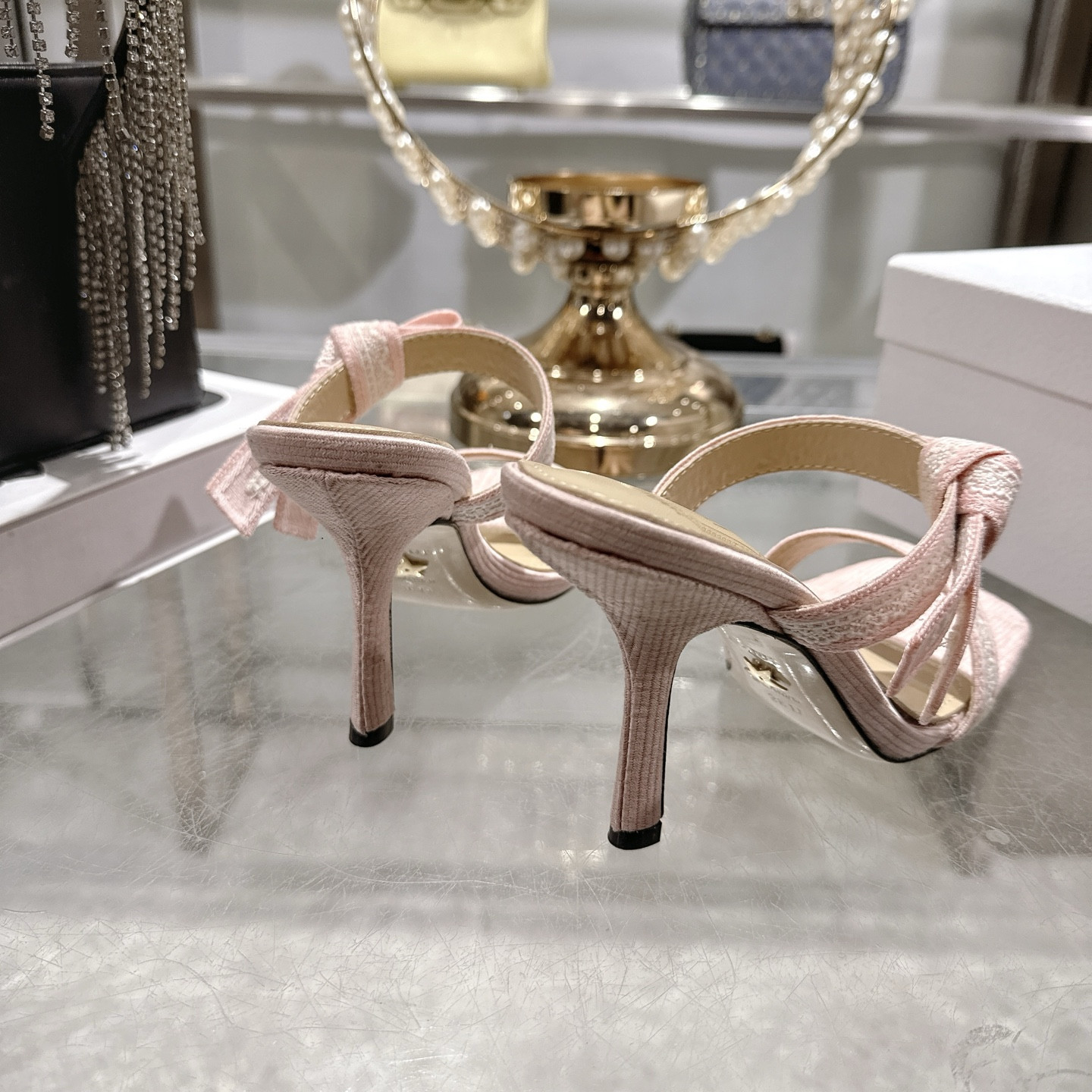 ua D10r heeled sandal