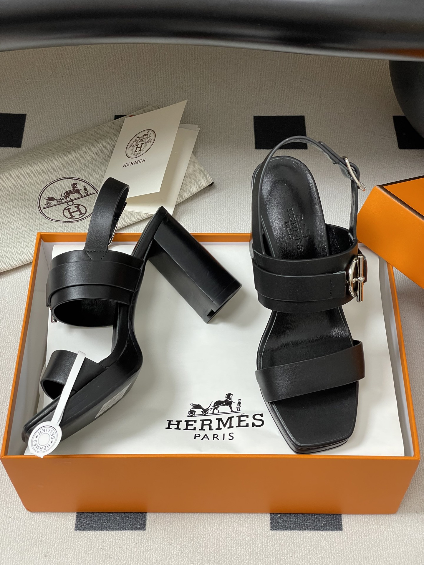 ua H**me5 keen 90 sandal