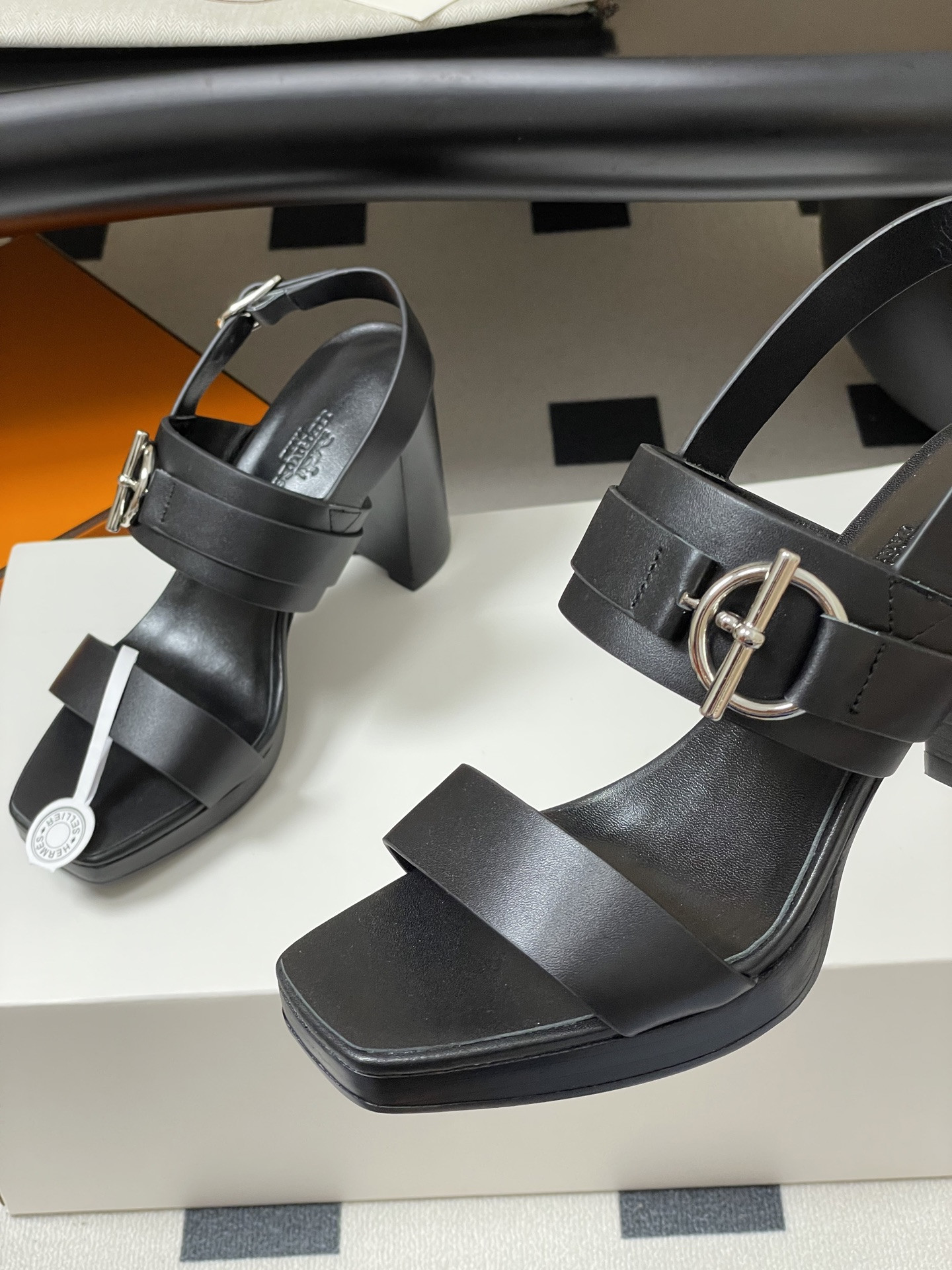 ua H**me5 keen 90 sandal