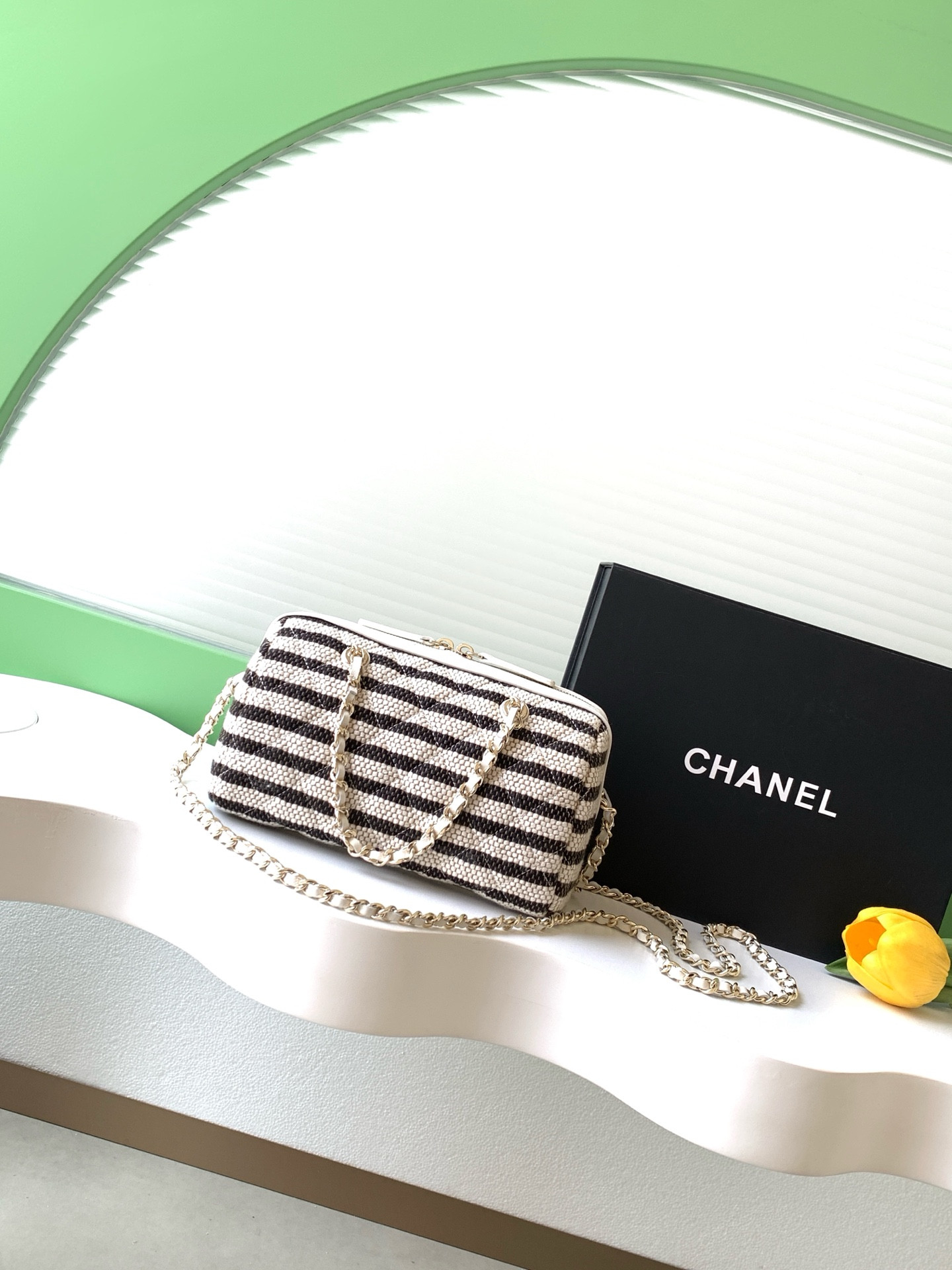 Ch**el clutch with chain 11.5x18.5x11cm
