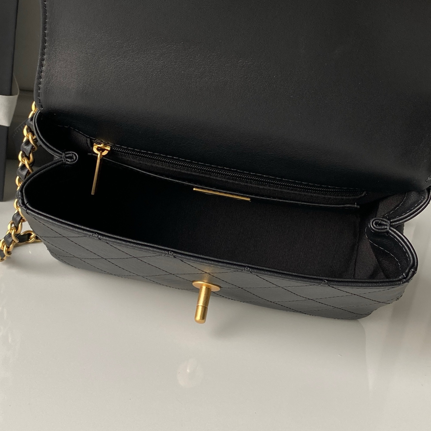 Ch**el flap bag 25x16x8cm
