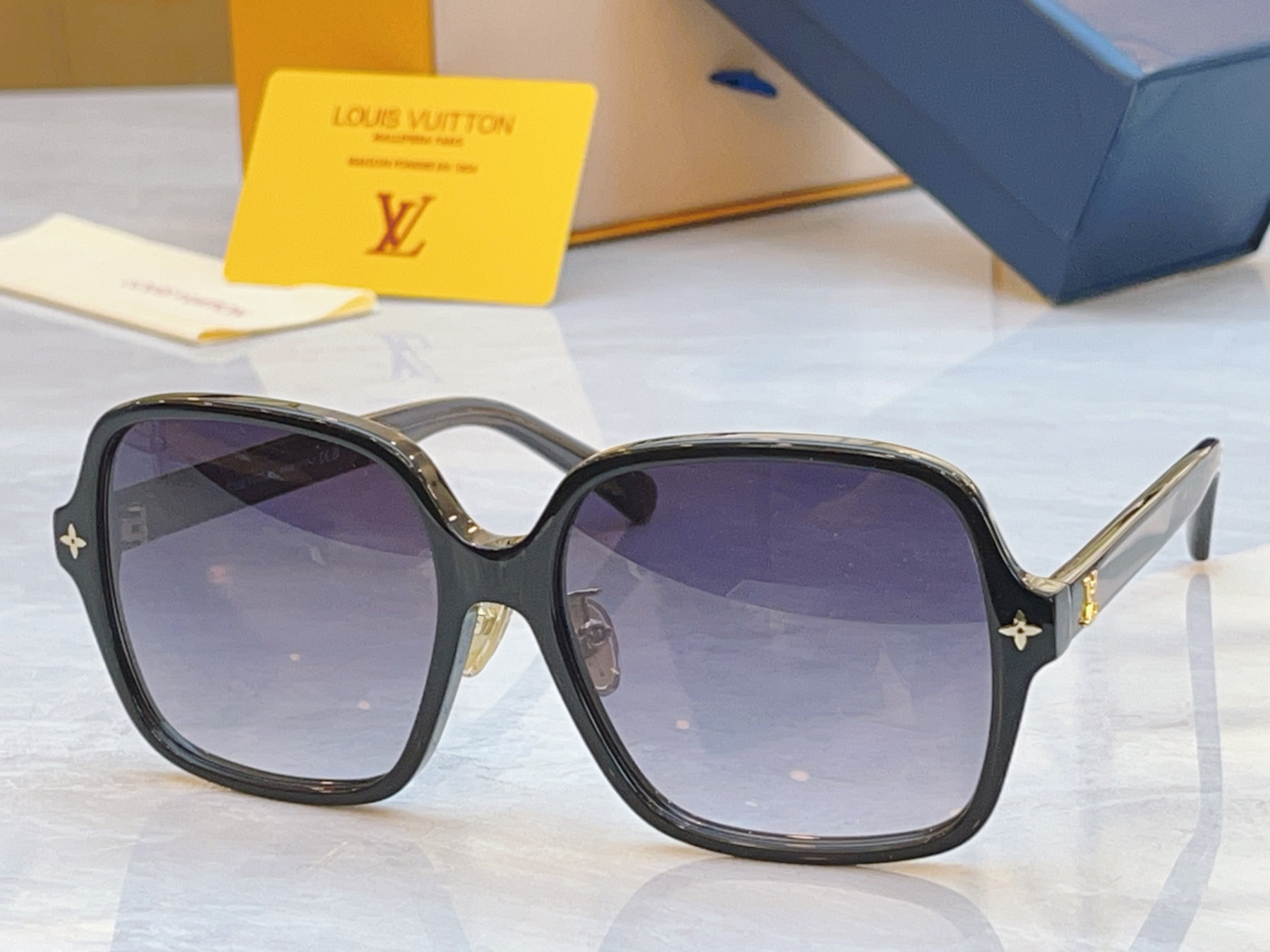 LV Glasses Z3044E 56-16-145
