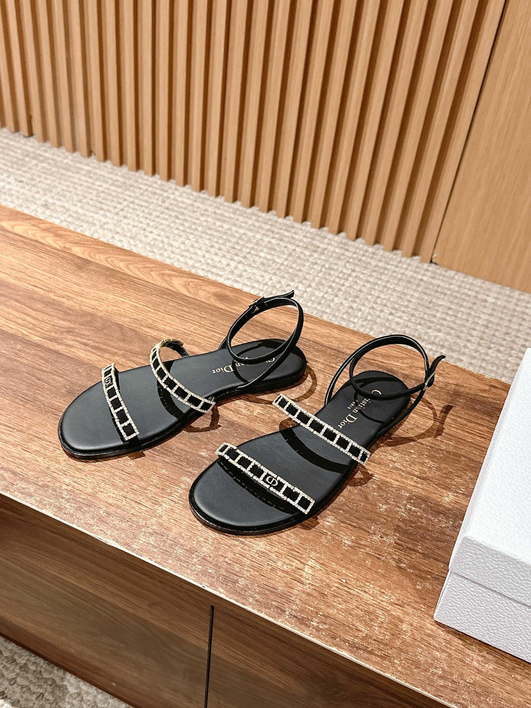 ua D10r D10rissime sandal