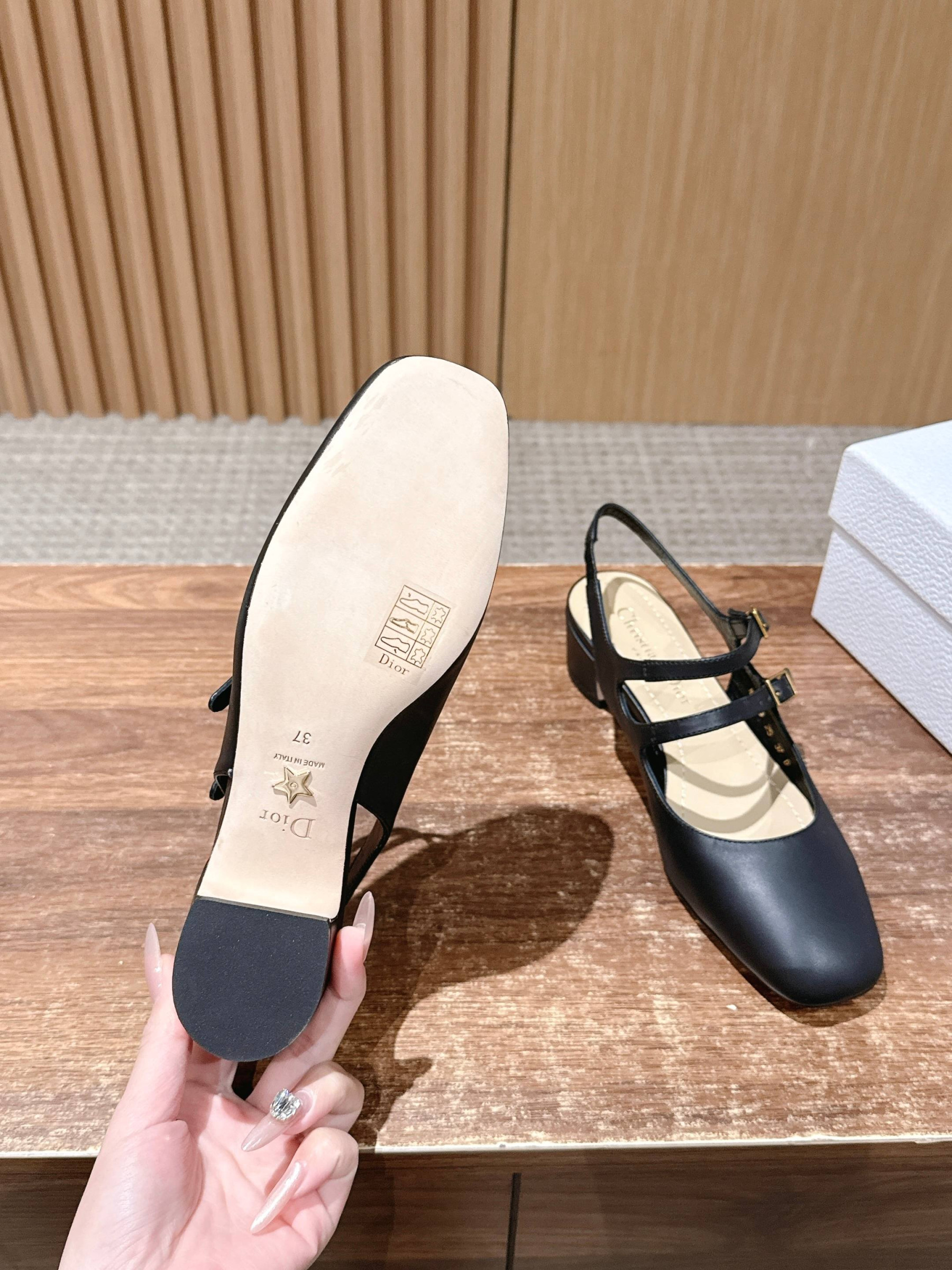ua D10r chérie slingback pump