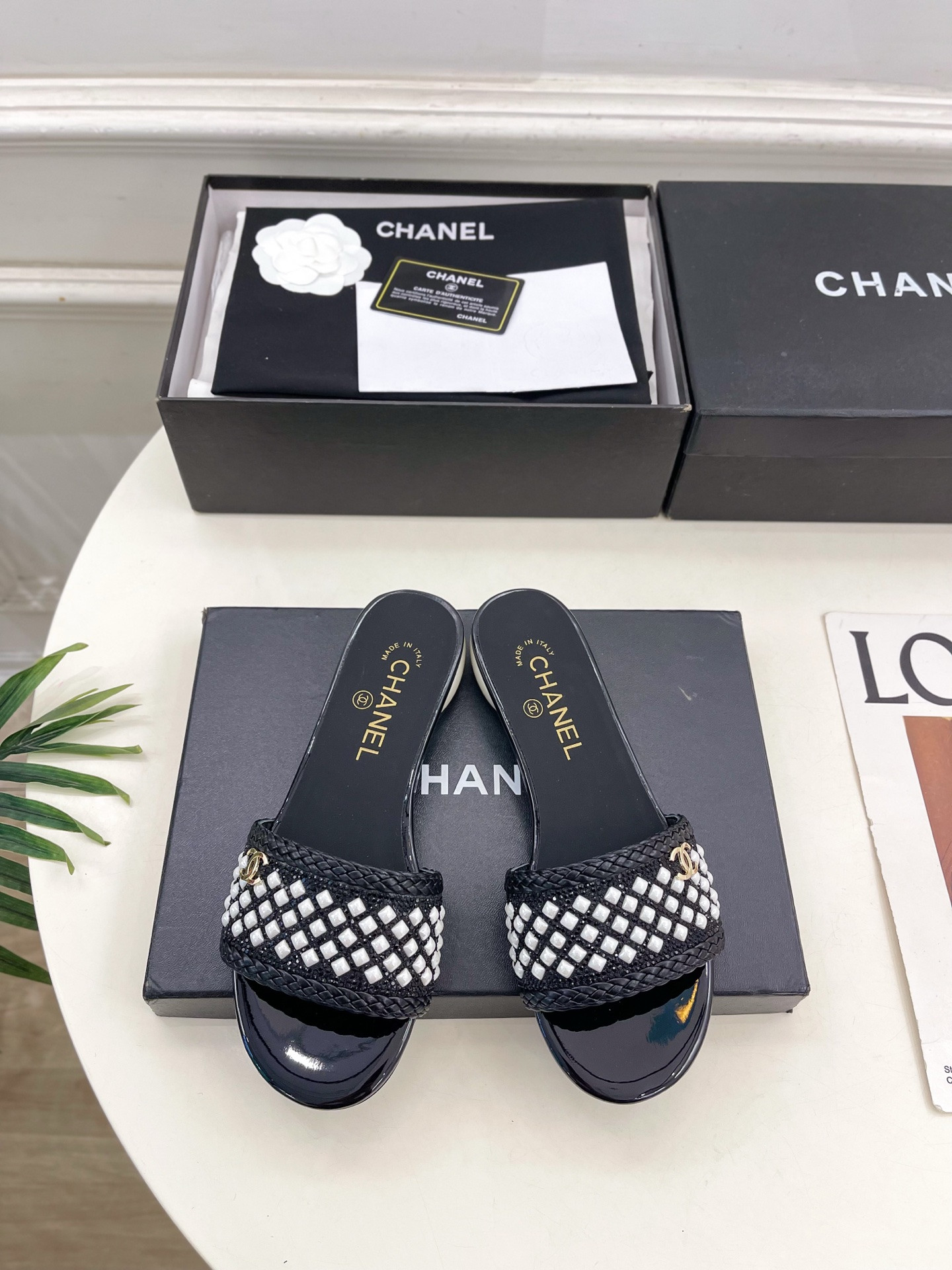 ua Ch**el slides