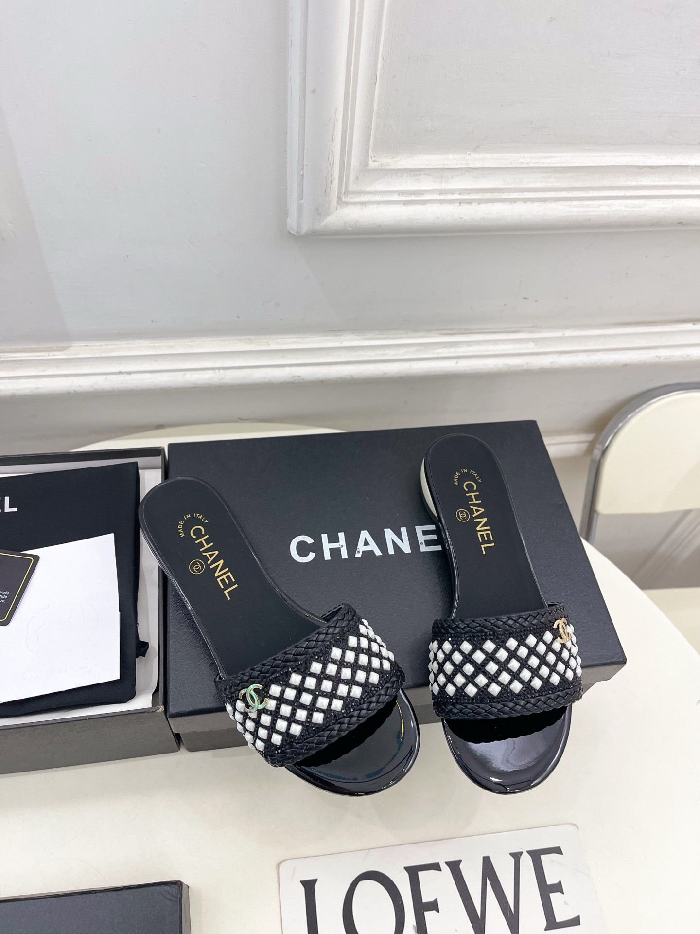 ua Ch**el slides