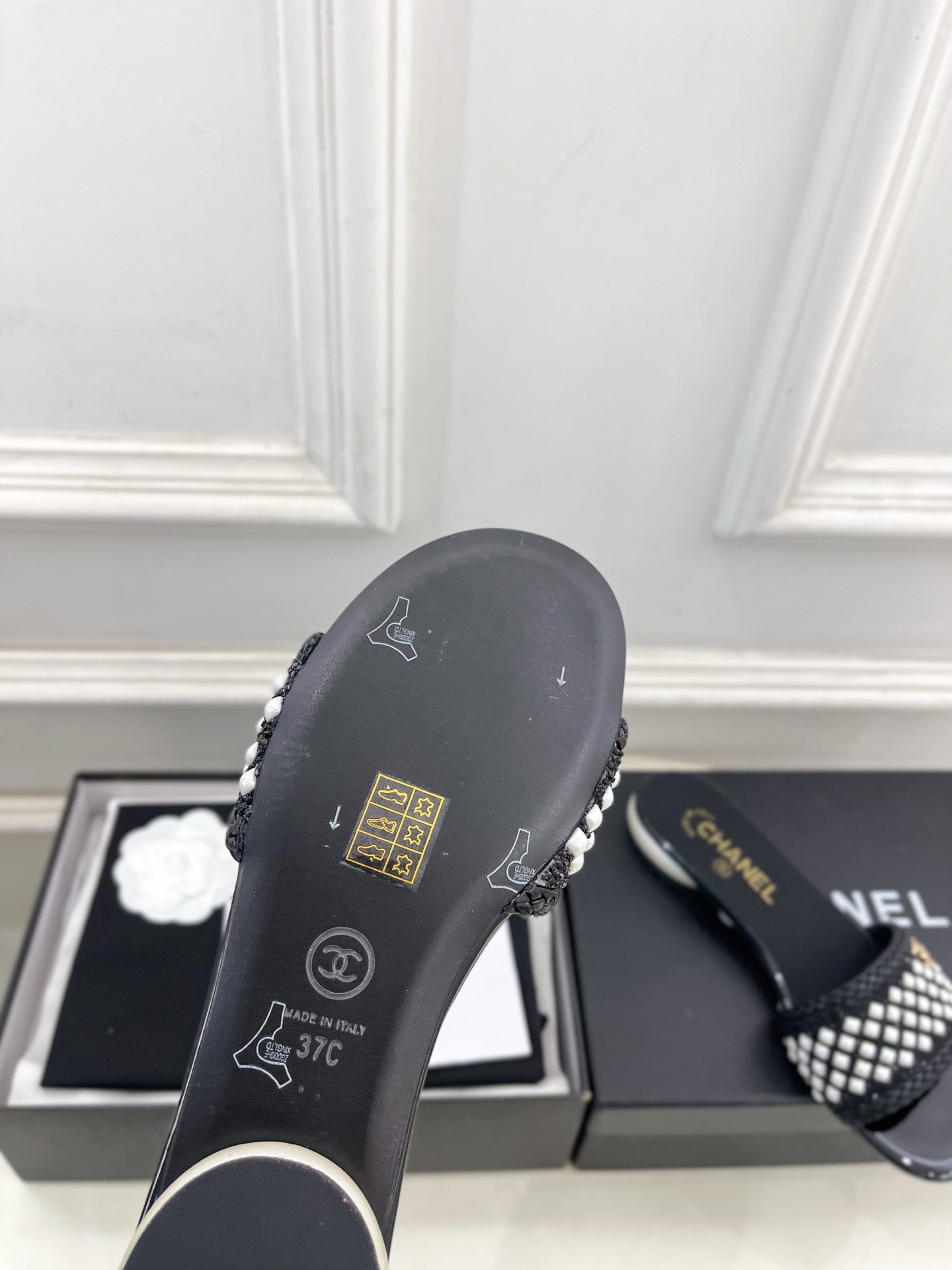 ua Ch**el slides