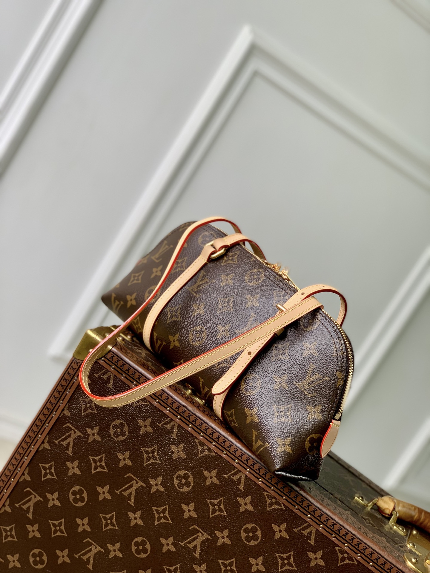 LV SQUIRE EAST WEST Handbag M28953 29x14x8cm