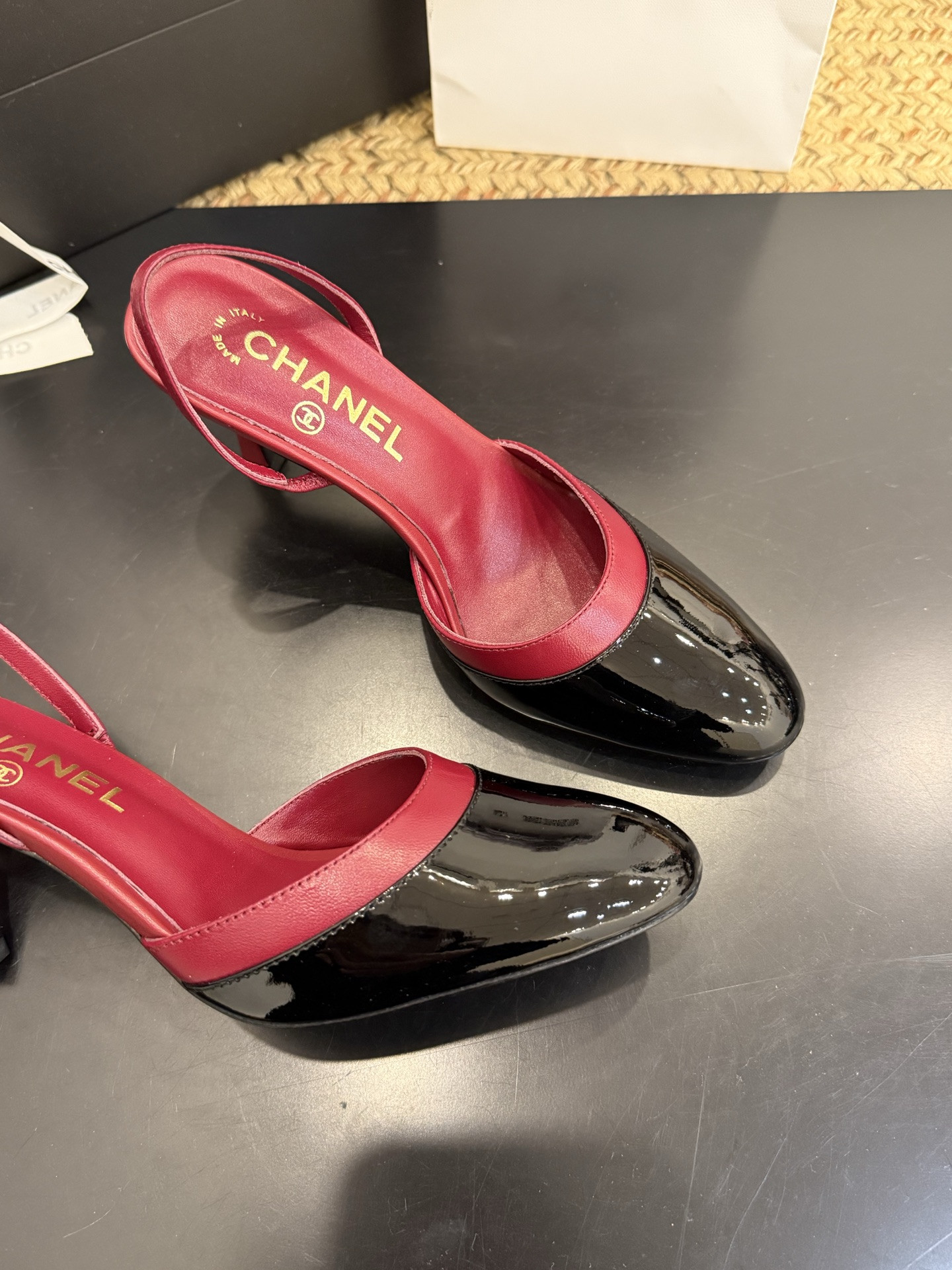 ua Ch**el slingbacks
