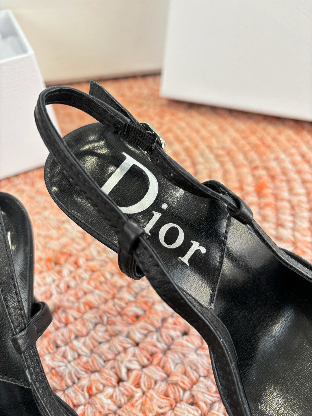ua D10r slingback pump