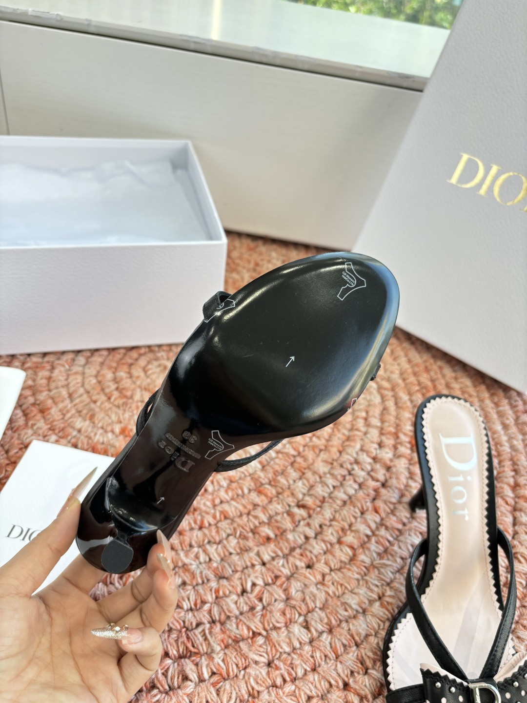 ua D10r slides