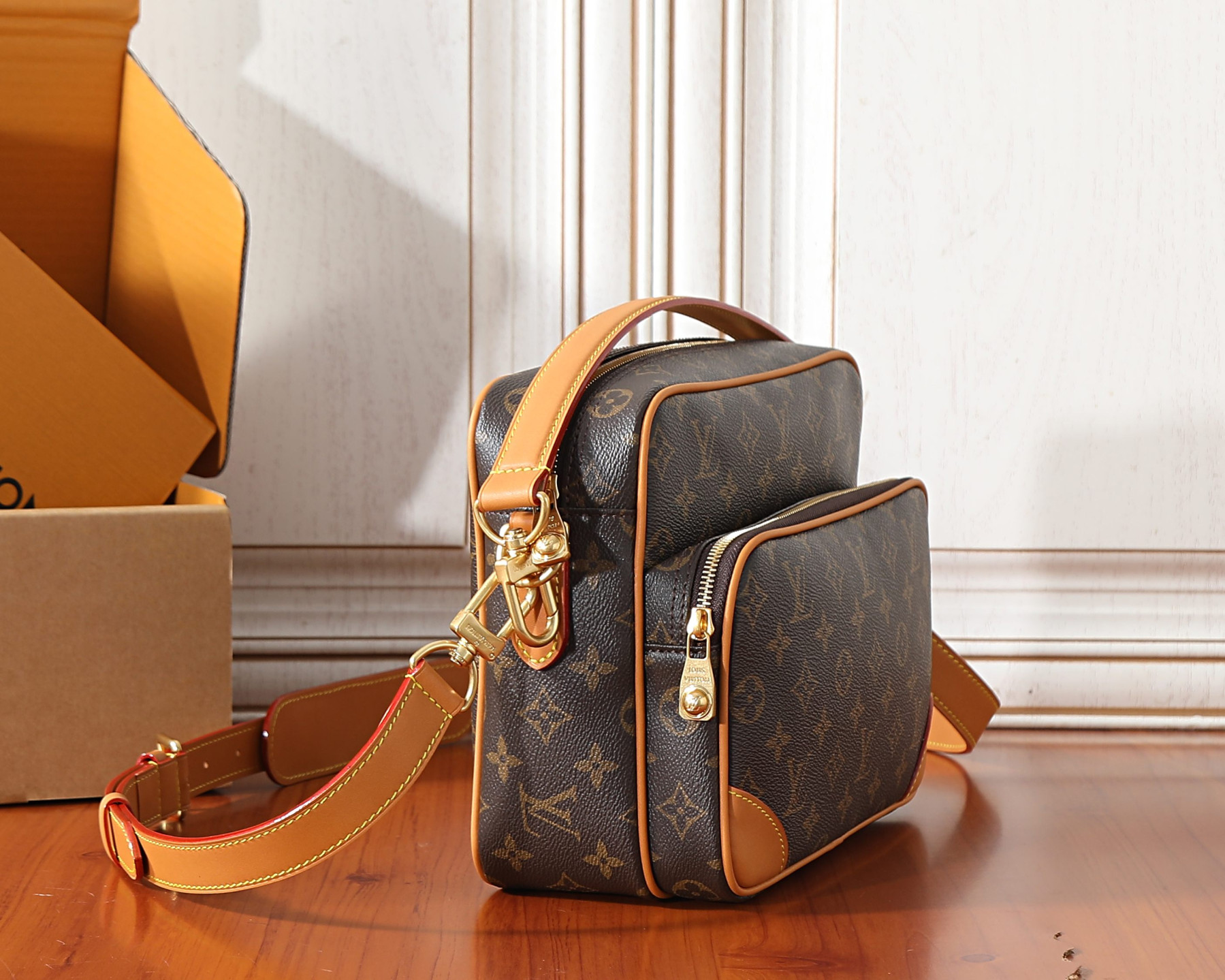 LV NIL Large Handbag M27852 28.5x20x11.5cm