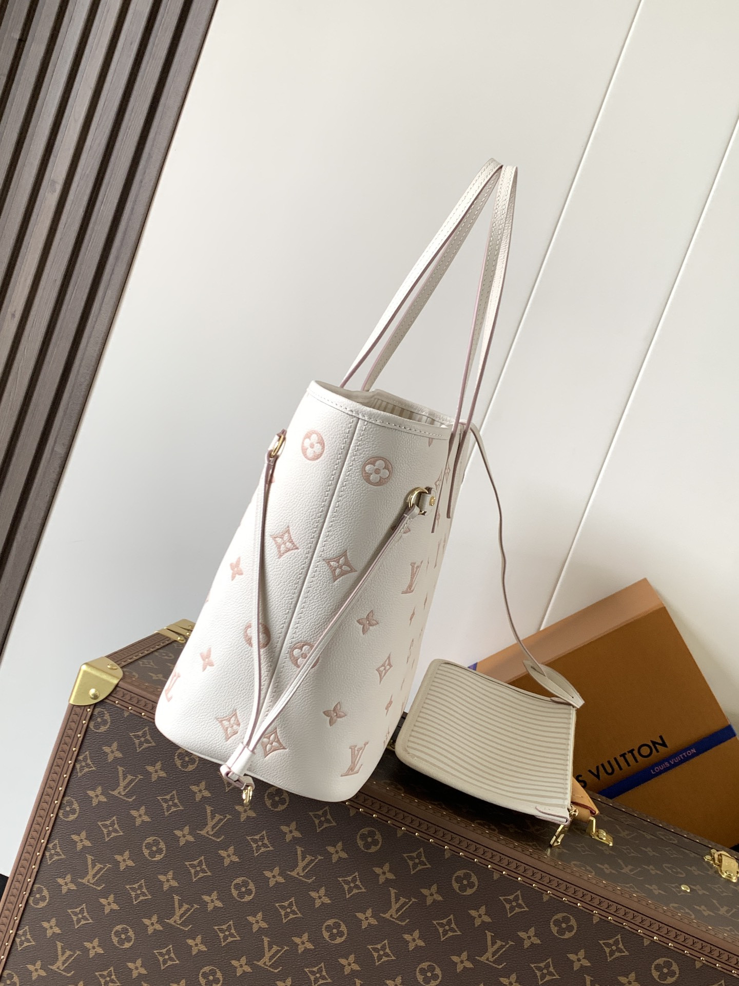 LV Neverfull MM M14285 31x28x14cm Without Box
