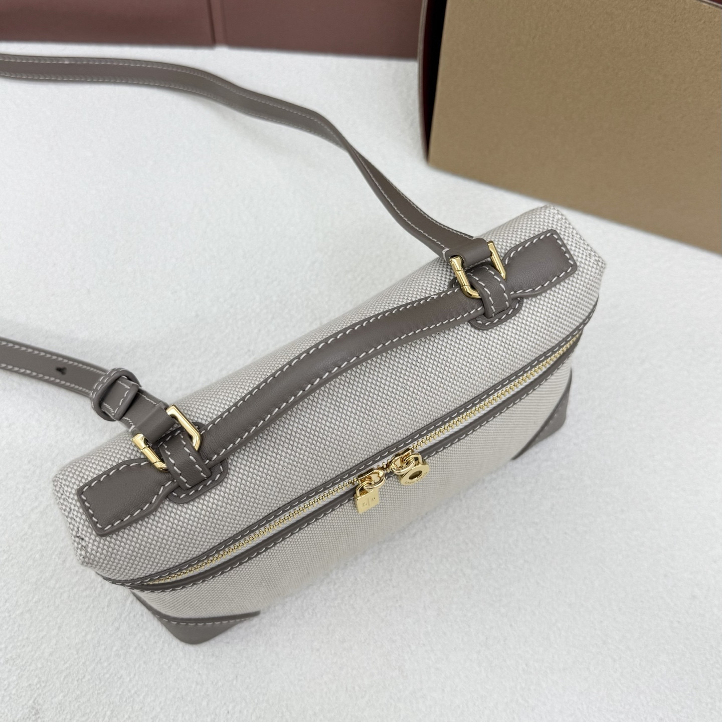 L0r0 P1ana extra pocket l19 11 x 19 x 6.5 cm