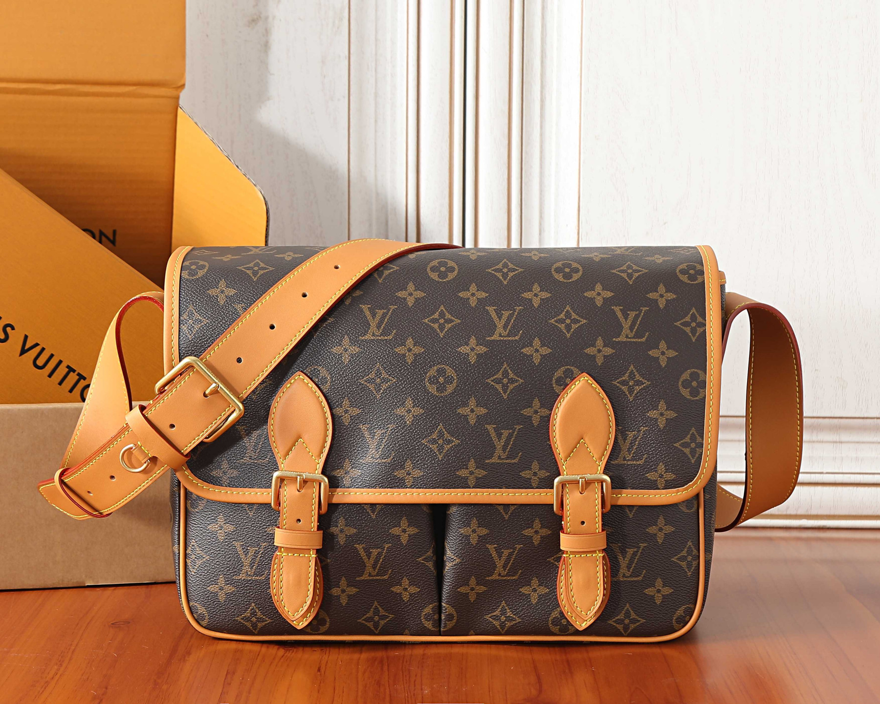 LV Satchel Messenger M14723 35.5x24x12cm