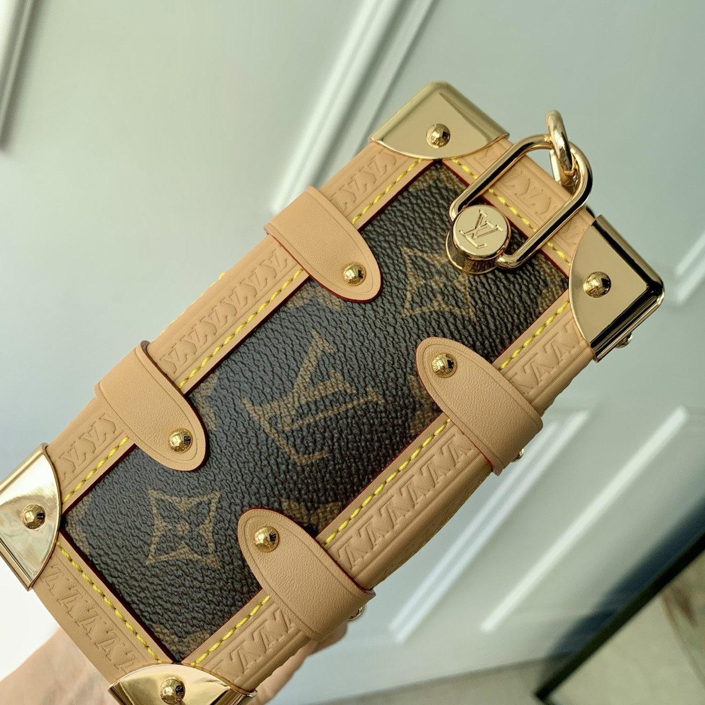 LV Side Trunk MM East West M28385 28x15x7cm