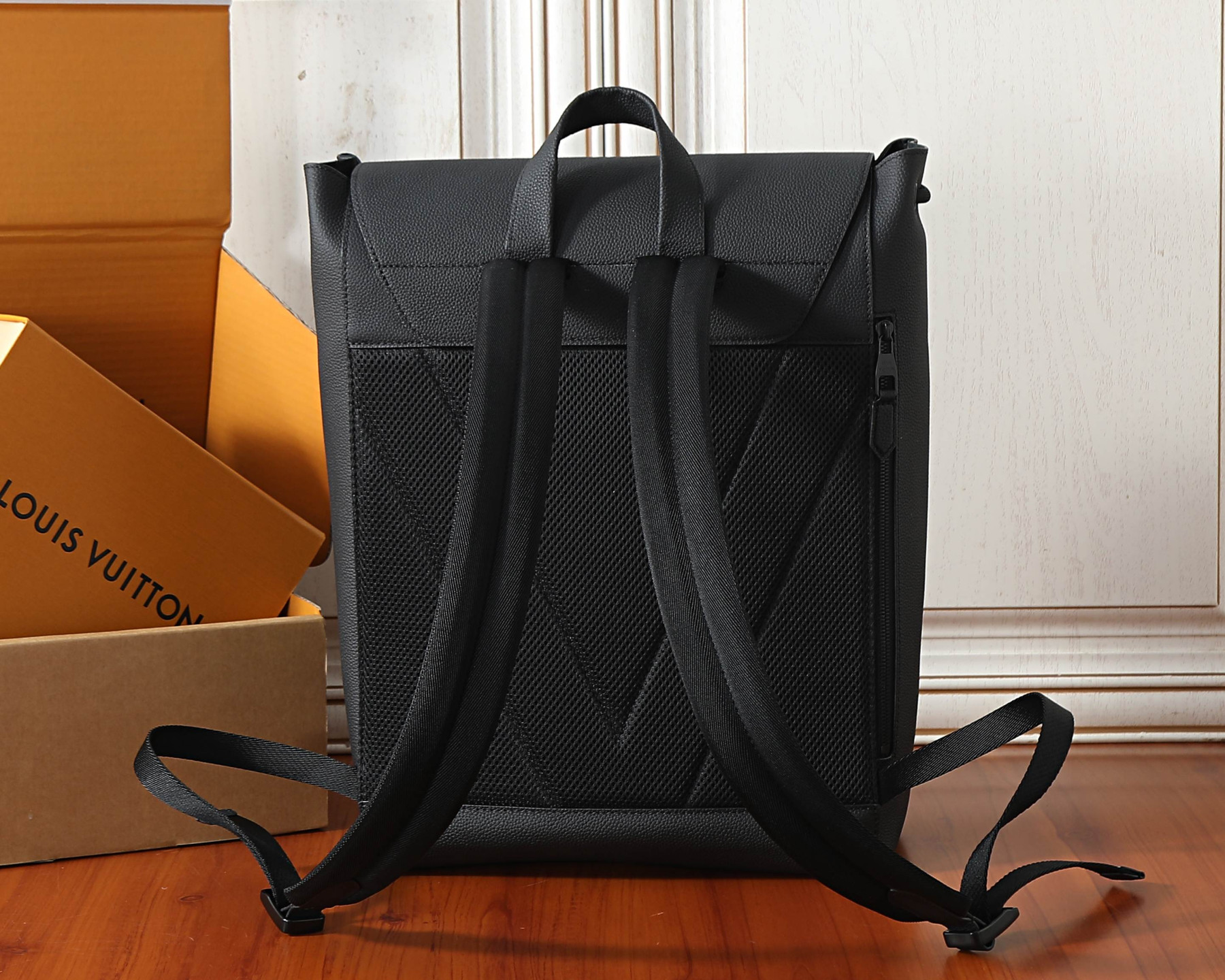 LV Fastline Backpack M15262 38x43x15cm