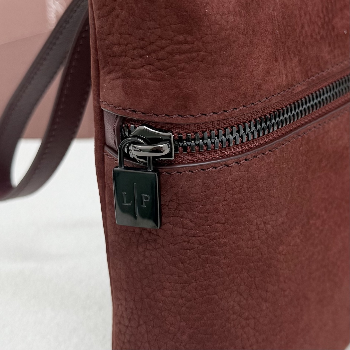 L0r0 P1ana extra pouch l29 29x18x5cm