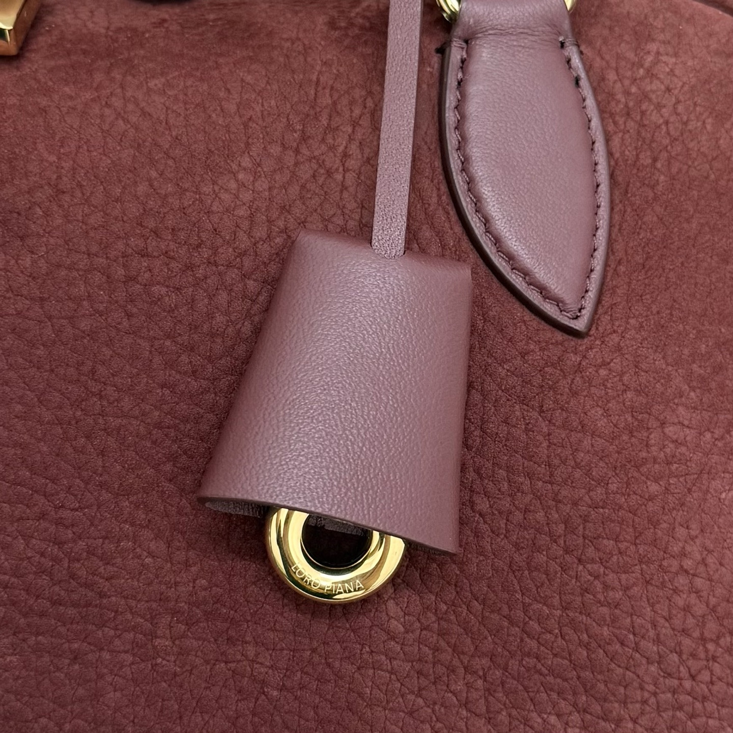 L0r0 P1ana small needle bag 31x15x16cm