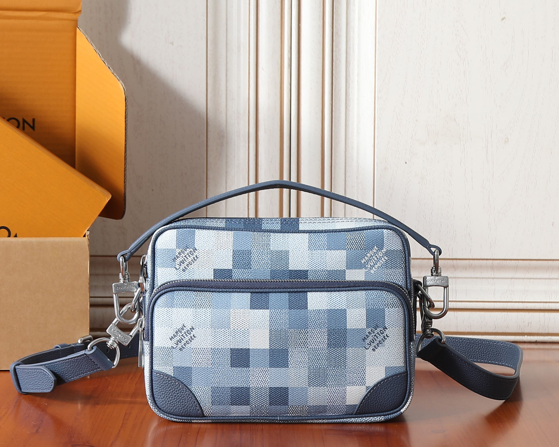 LV NIL Handbag M28606 25x17.5x11cm