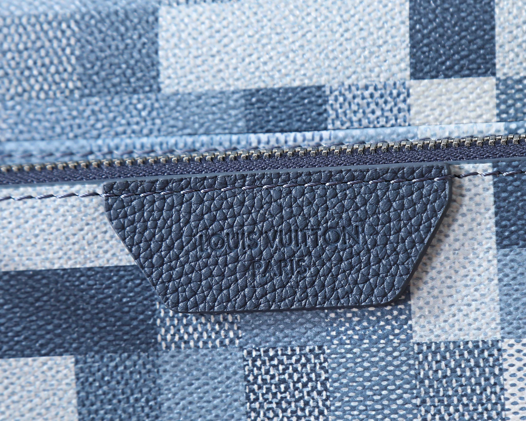 LV TRIO Messenger Bag M28601 25x18.5x7cm