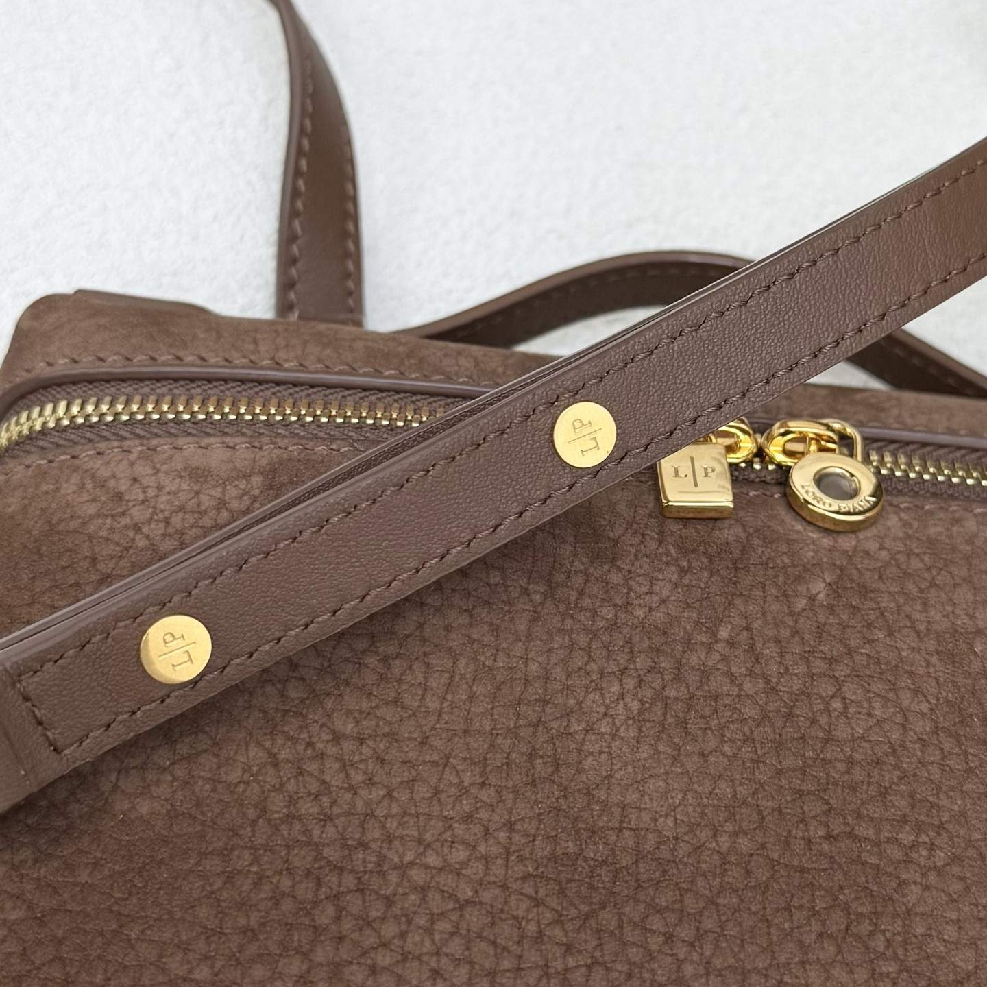 L0r0 P1ana extra pocket l19 11 x 19 x 6.5 cm