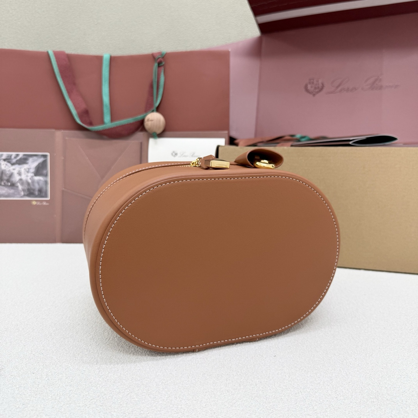 L0r0 P1ana extra vanity case 21x15x12cm