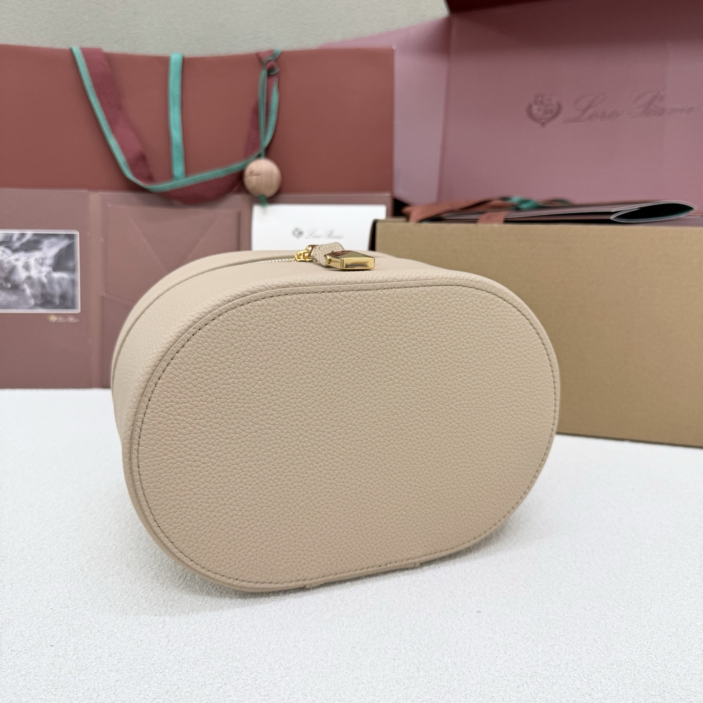 L0r0 P1ana extra vanity case 21x15x12cm