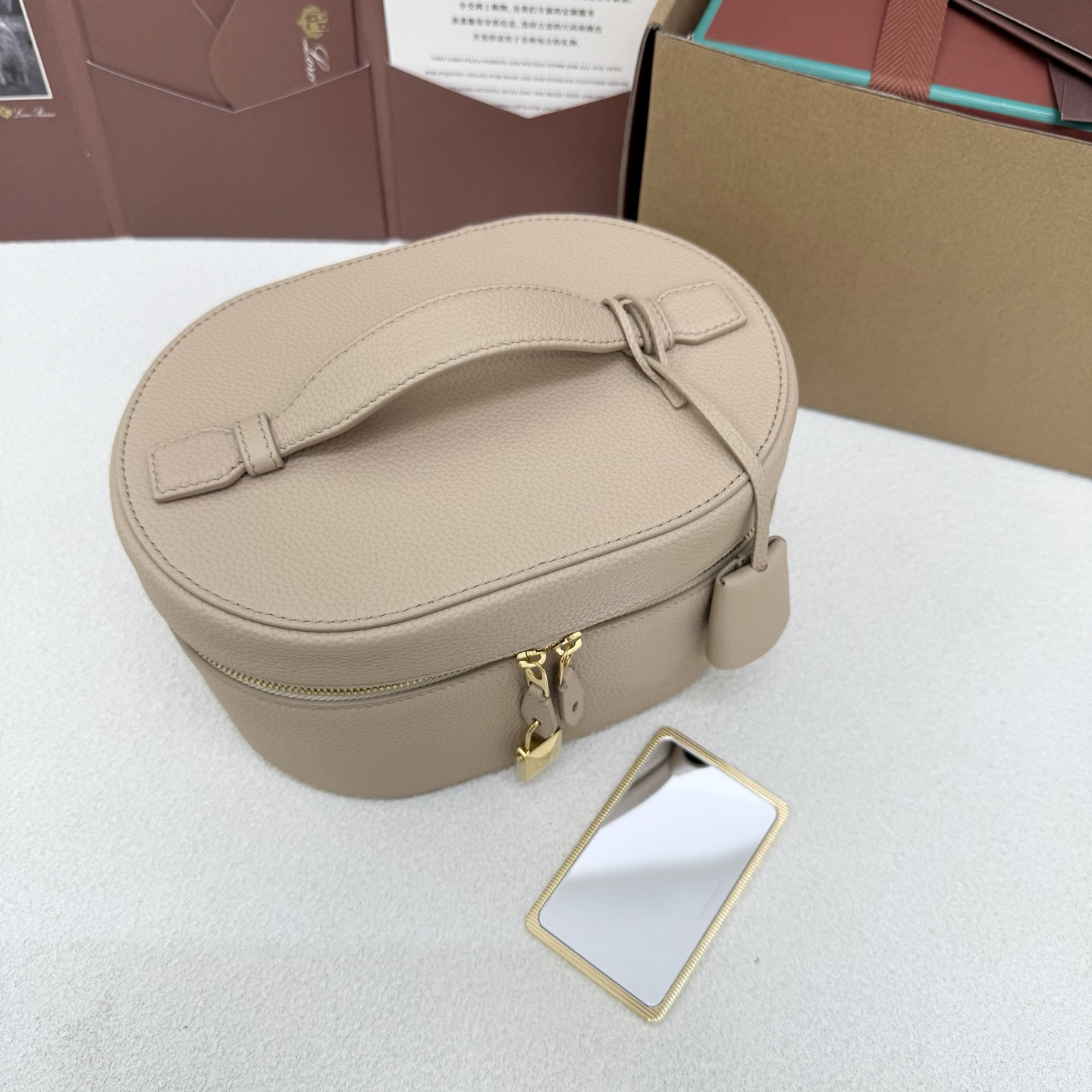 L0r0 P1ana extra vanity case 21x15x12cm