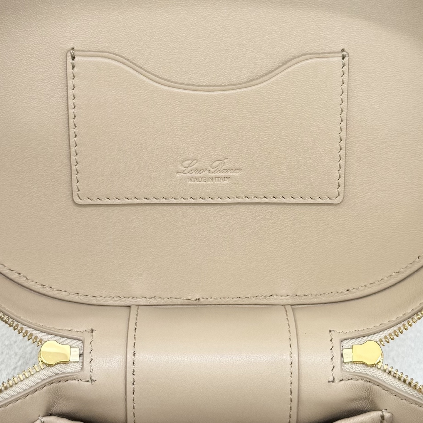 L0r0 P1ana extra vanity case 21x15x12cm