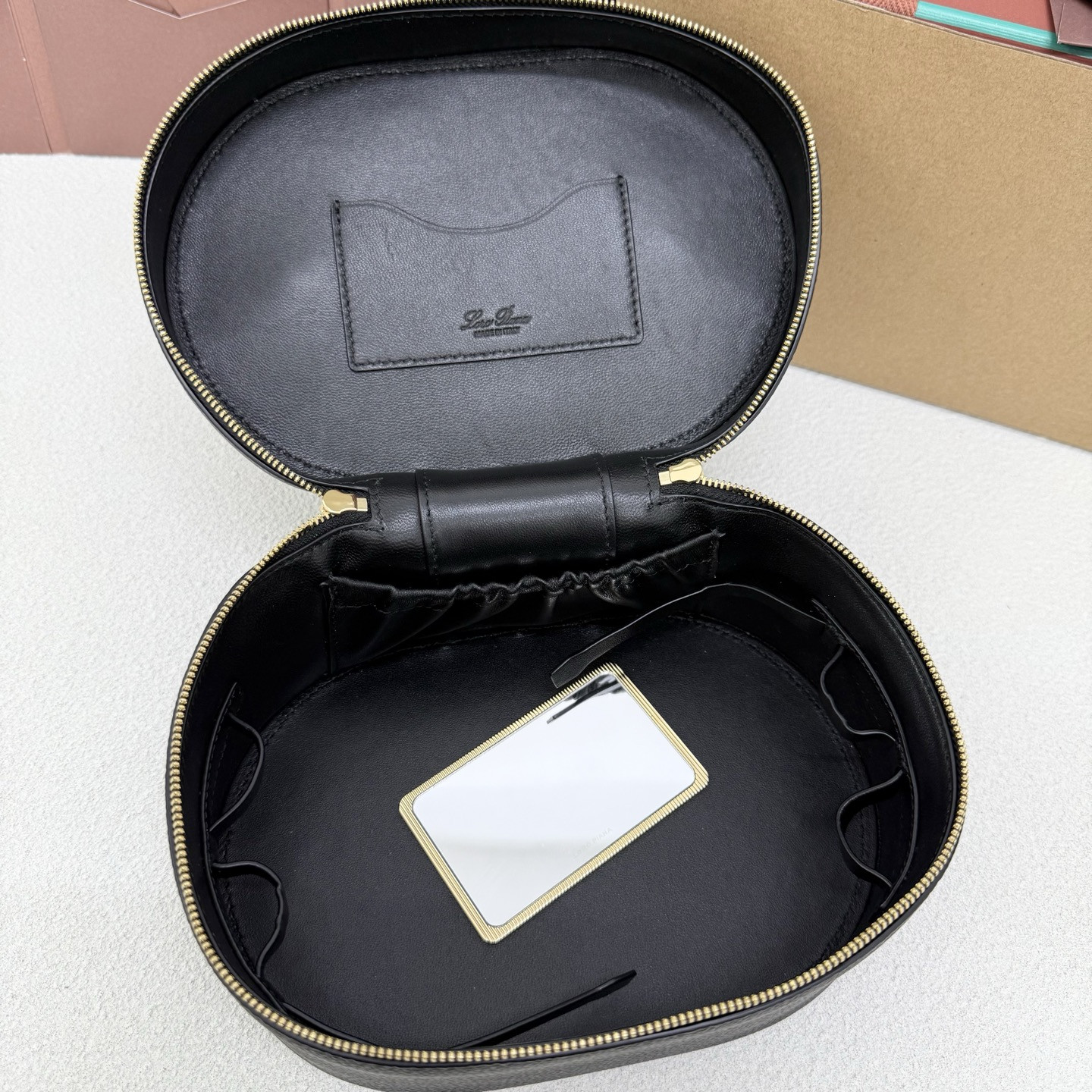 L0r0 P1ana extra vanity case 21x15x12cm