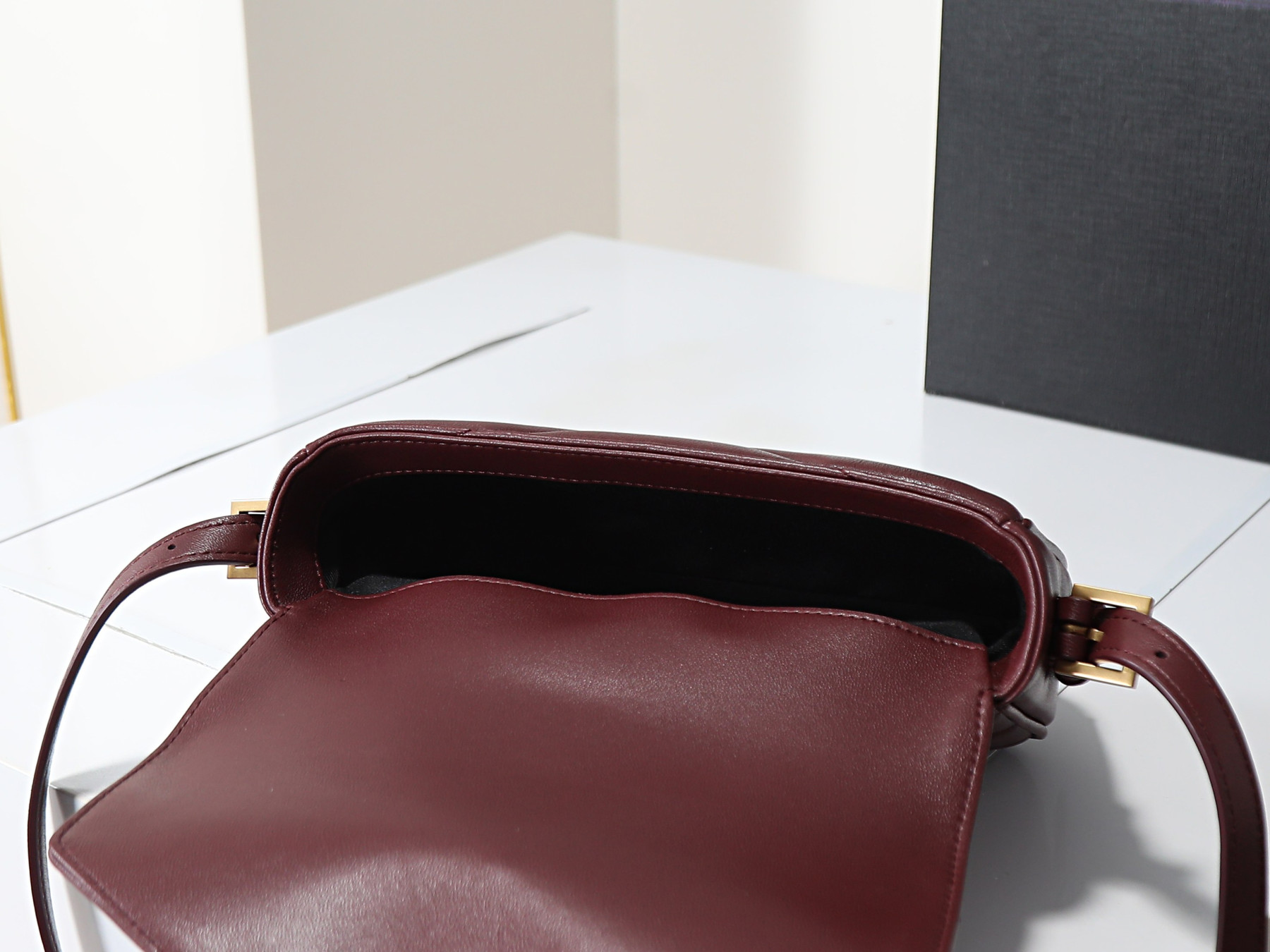 Y51 loulou toy crossbody in matelassÉ lambskin 21x14x5cm