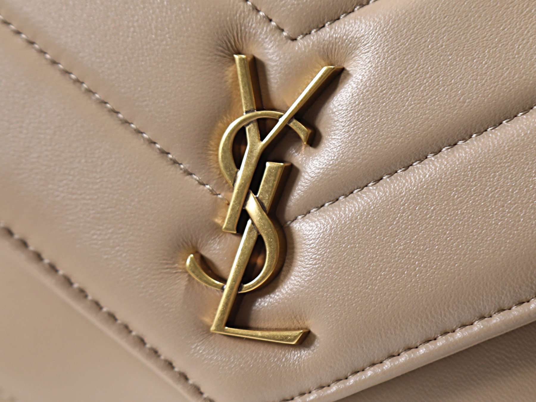 Y51 loulou toy crossbody in matelassÉ lambskin 21x14x5cm
