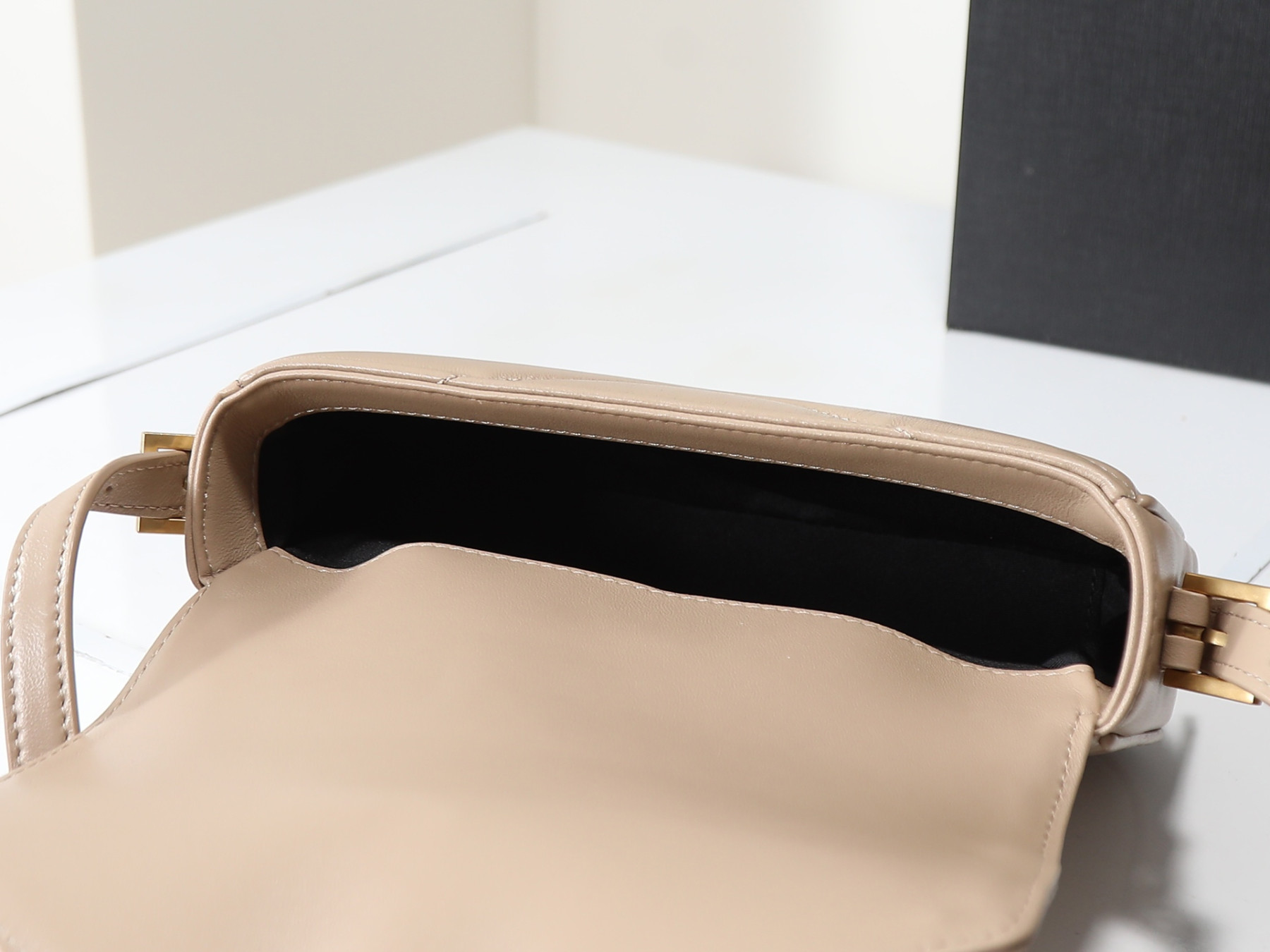Y51 loulou toy crossbody in matelassÉ lambskin 21x14x5cm