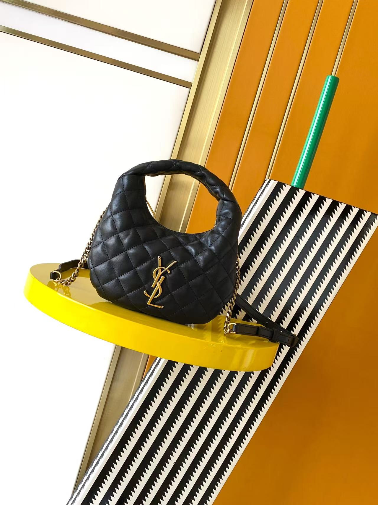 Y51 icarino mini in quilted nappa 19x12x5cm
