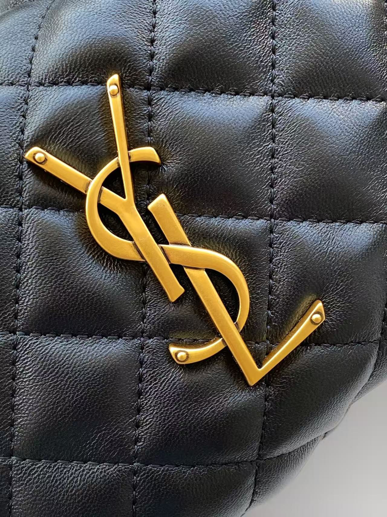 Y51 icarino mini in quilted nappa 19x12x5cm