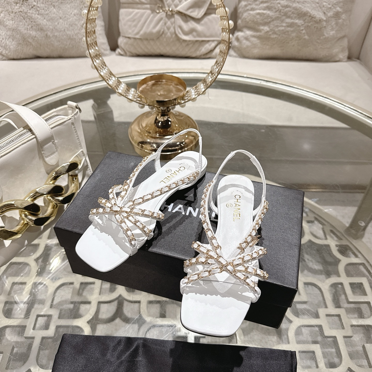 ua Ch**el sandals