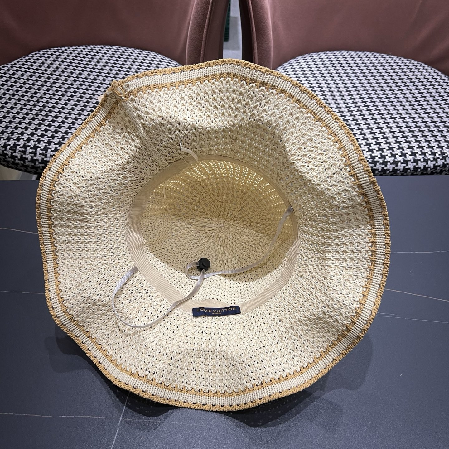 l0vis Vvtt0n straw hat