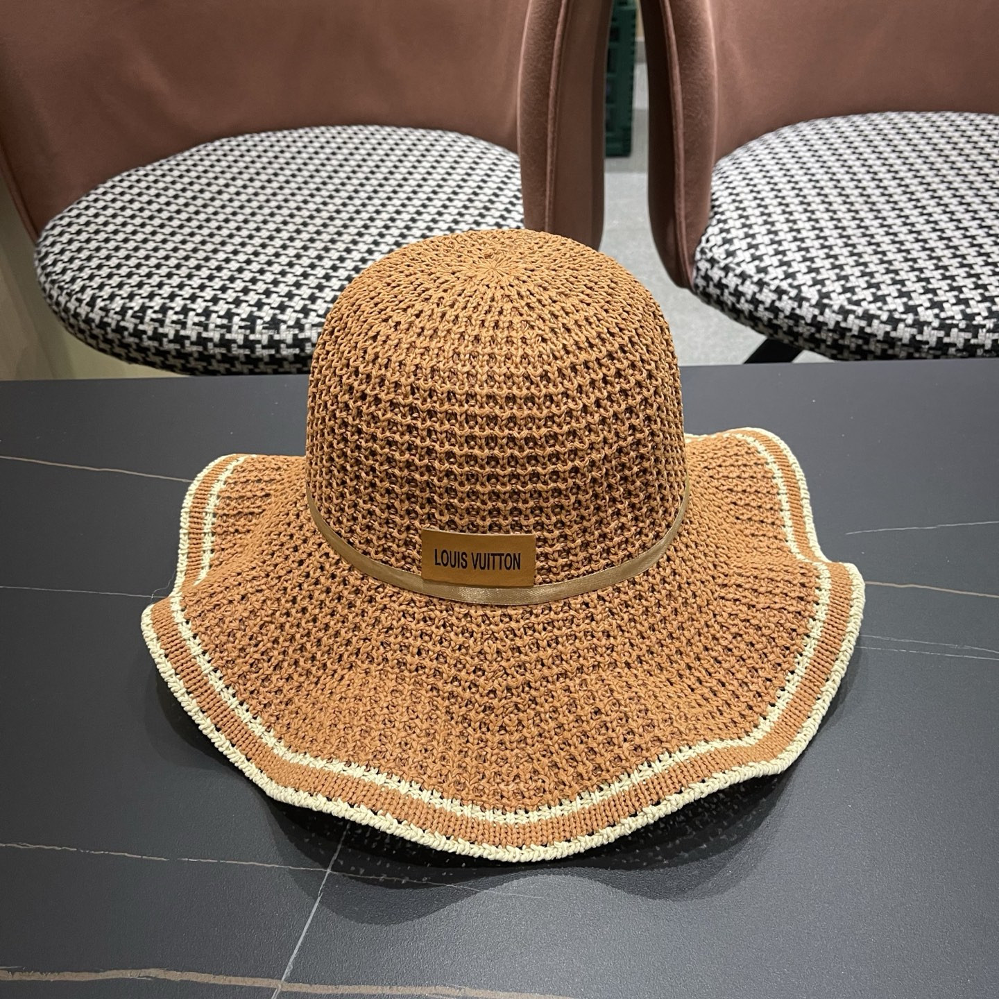 l0vis Vvtt0n straw hat