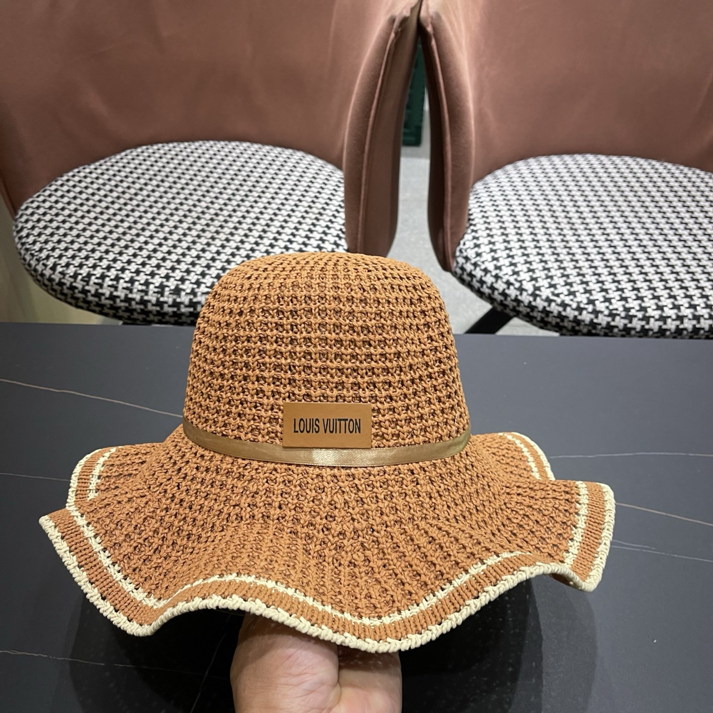 l0vis Vvtt0n straw hat